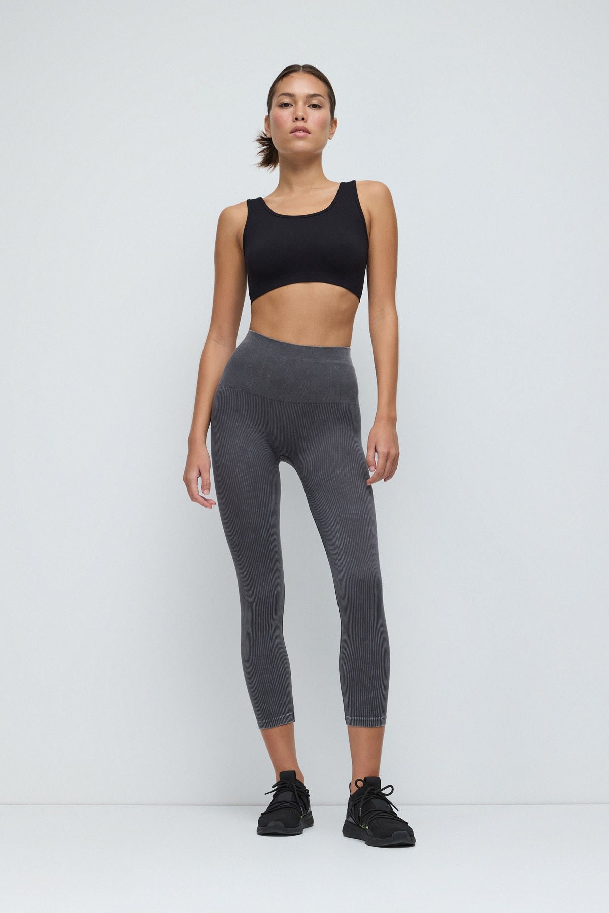Kohle Hochtaillierte Gerippte Stretch-Sportleggings