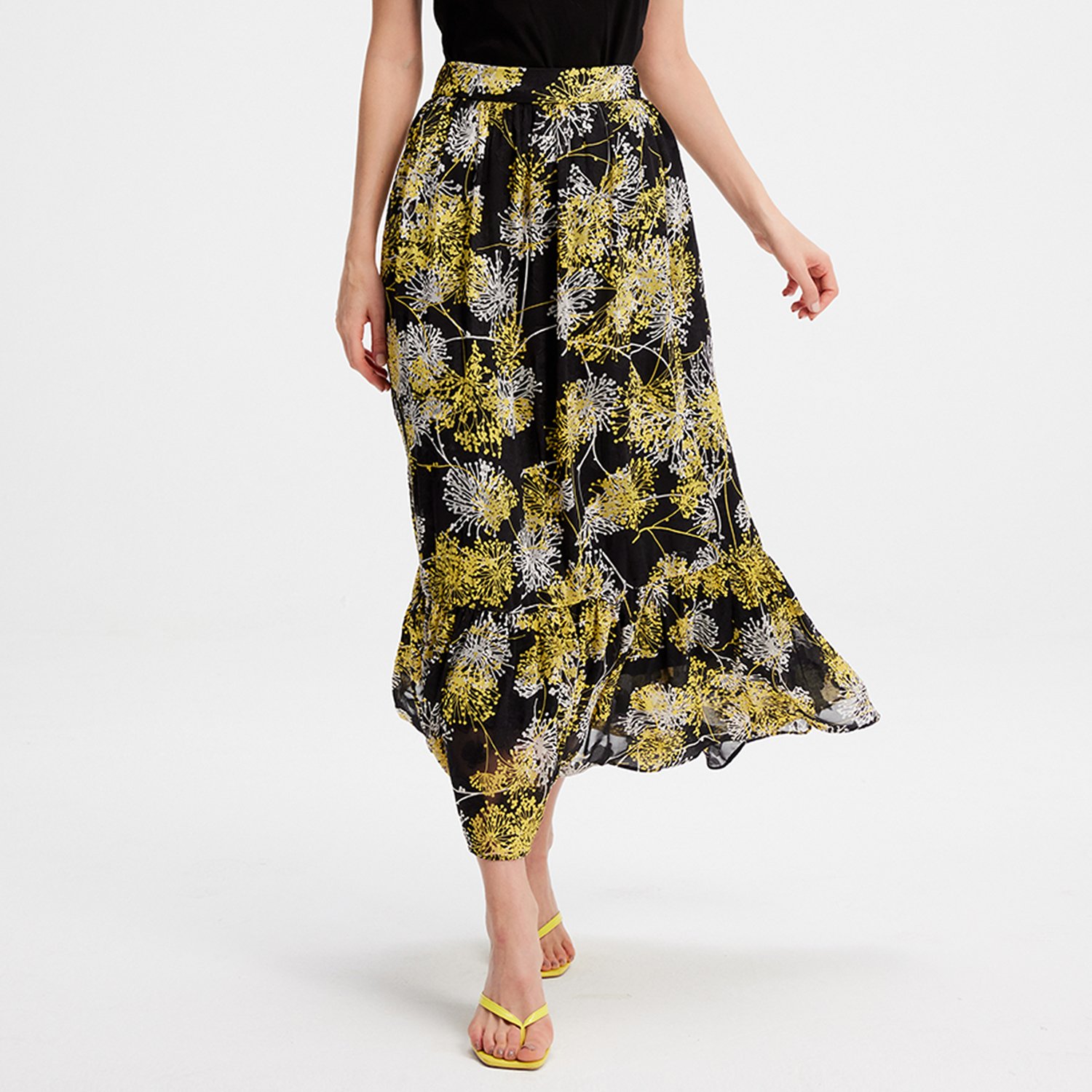 Langer Rock mit linearem Druck und Rüschen