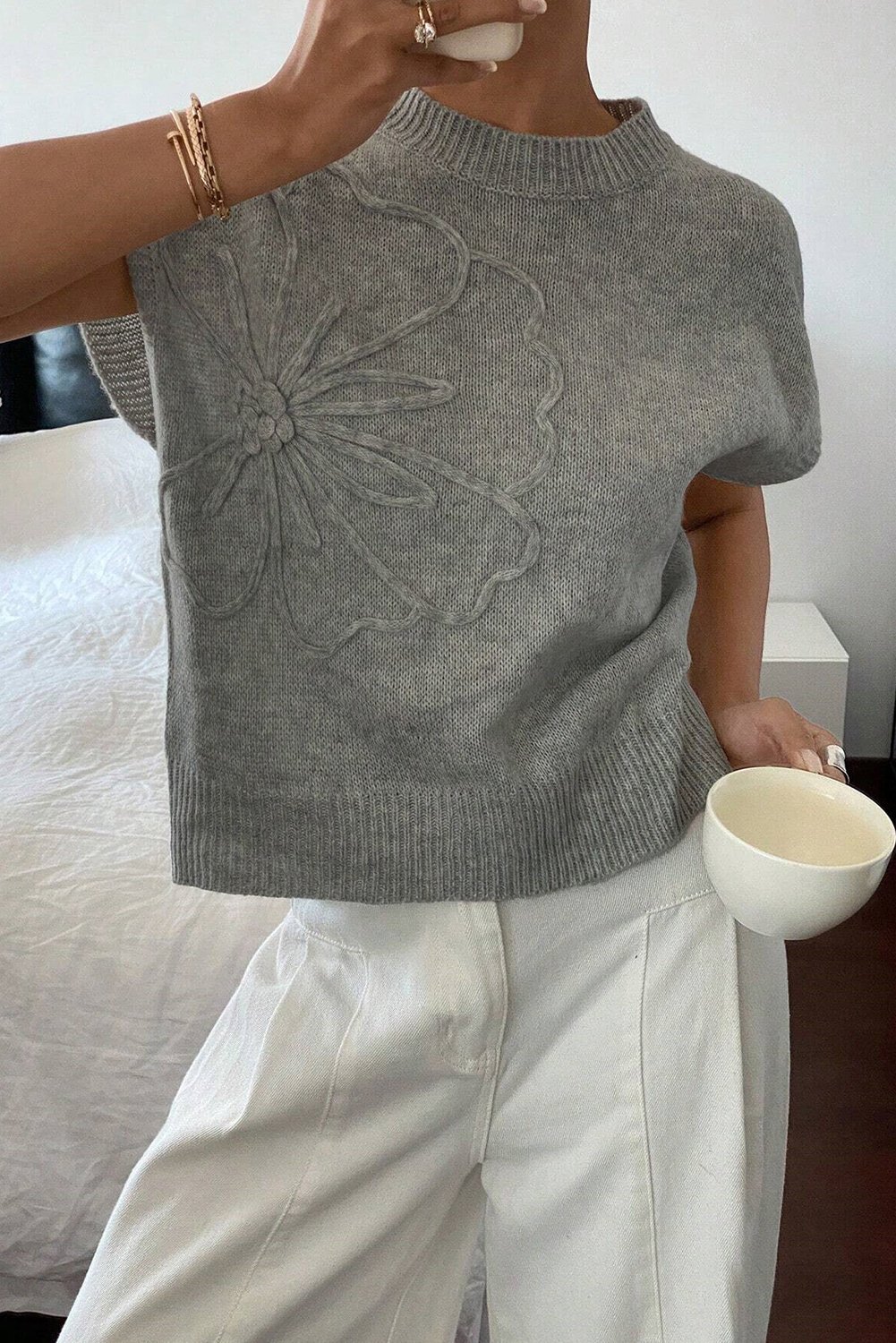 Bestickter Blumen-Strickpullover