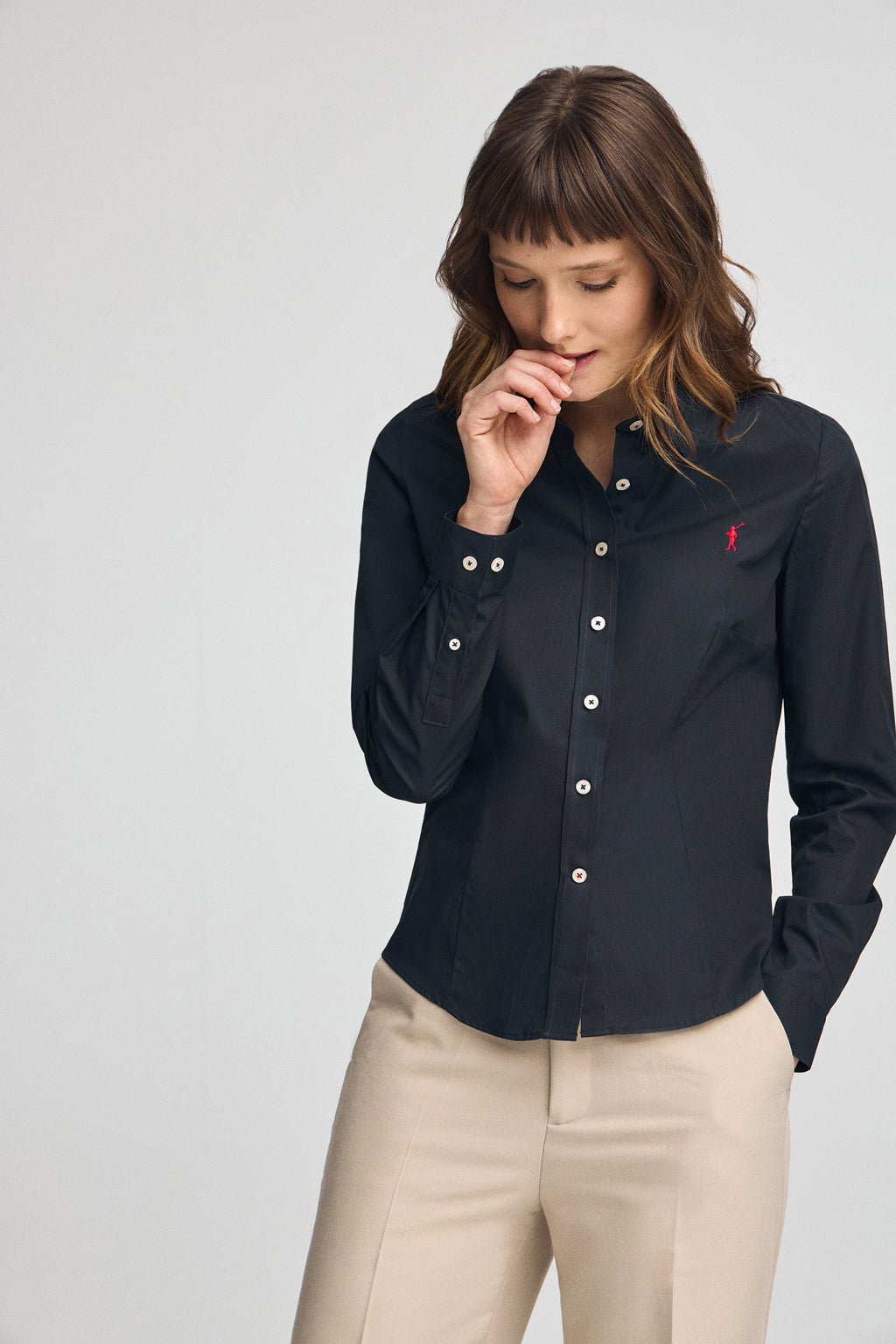 Hemd marineblau im Slim Fit mit Rigby Go-Logo