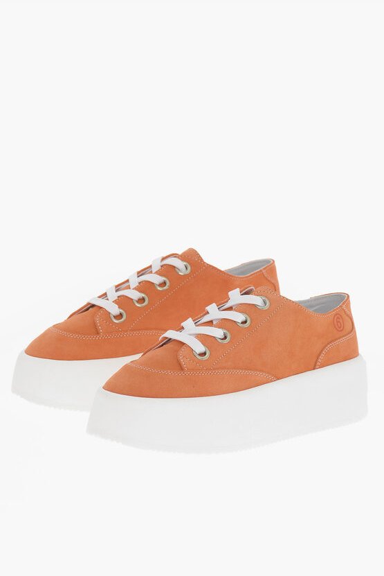 MM6 Niedrige Wildleder-Sneaker mit kontrastierender Plateausohle, 5,5 cm, in Orange