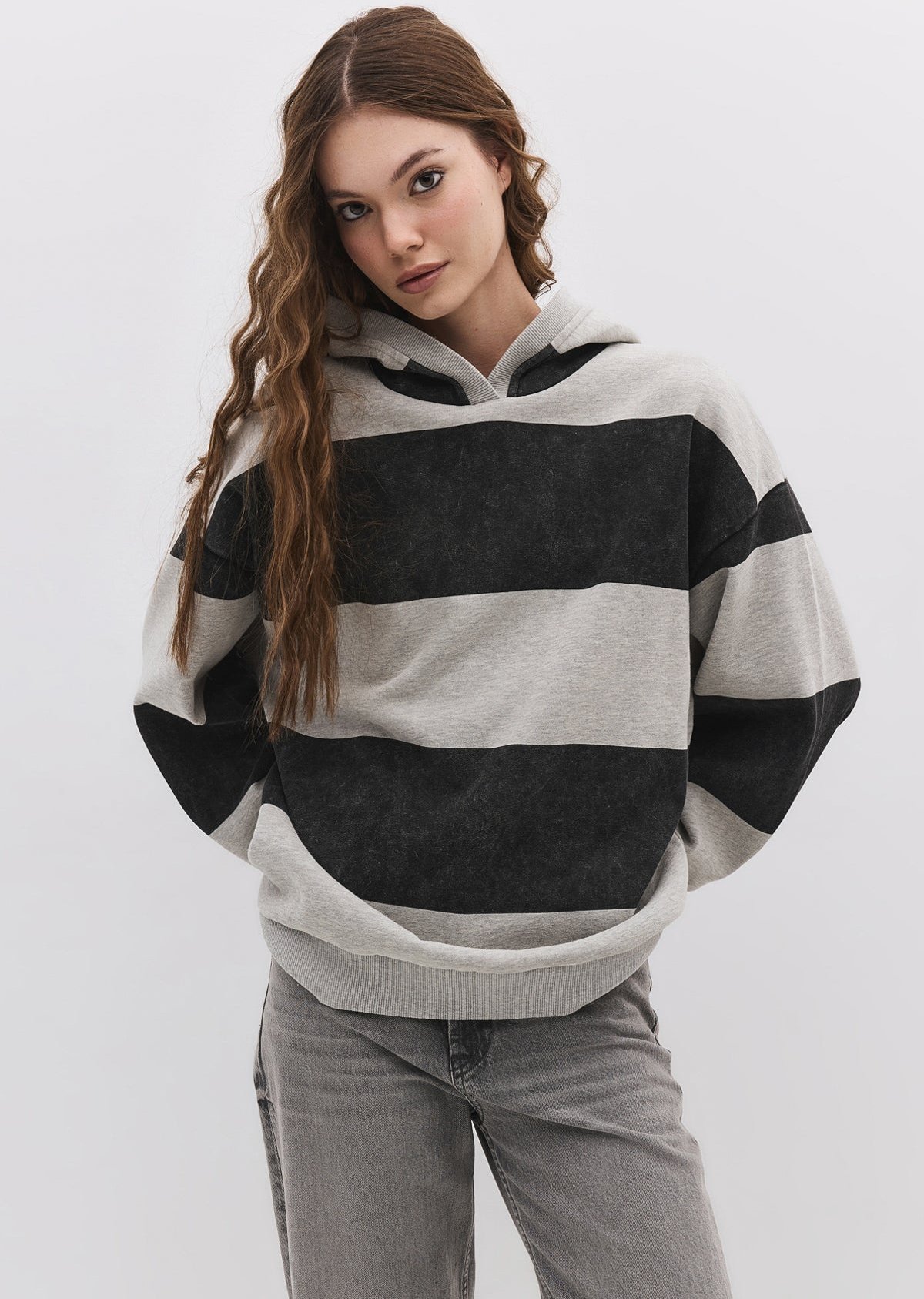 Gestreiftes Kapuzensweatshirt