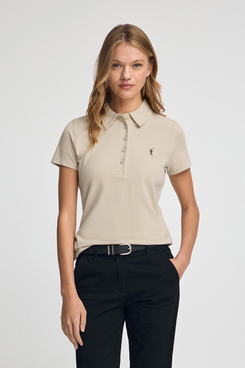 Poloshirt beige aus Pikee mit fünf Knöpfen am Kragen und gesticktem Rigby Go-Logo