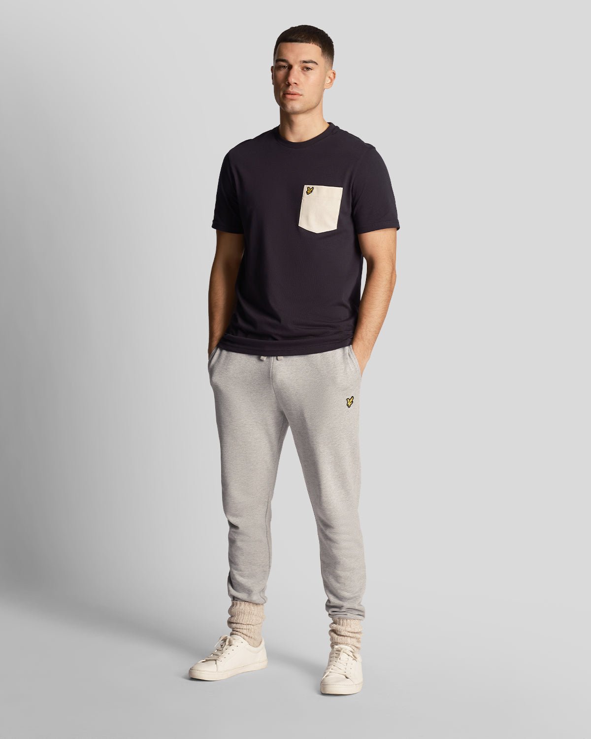 Men's Lyle & Scott Contrast Pocket T-Shirt in Navy