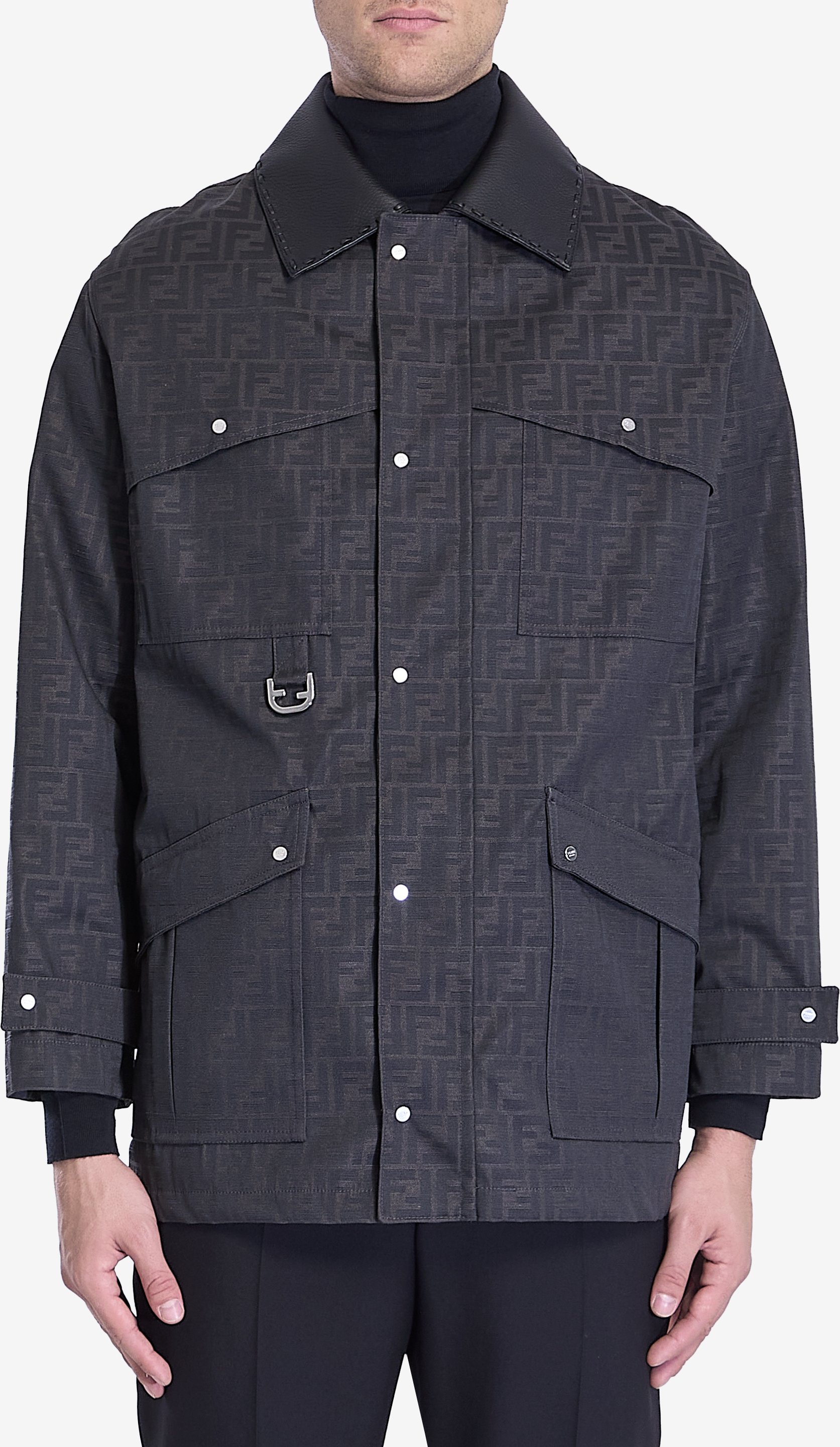 Bestickter Canvas-Mantel