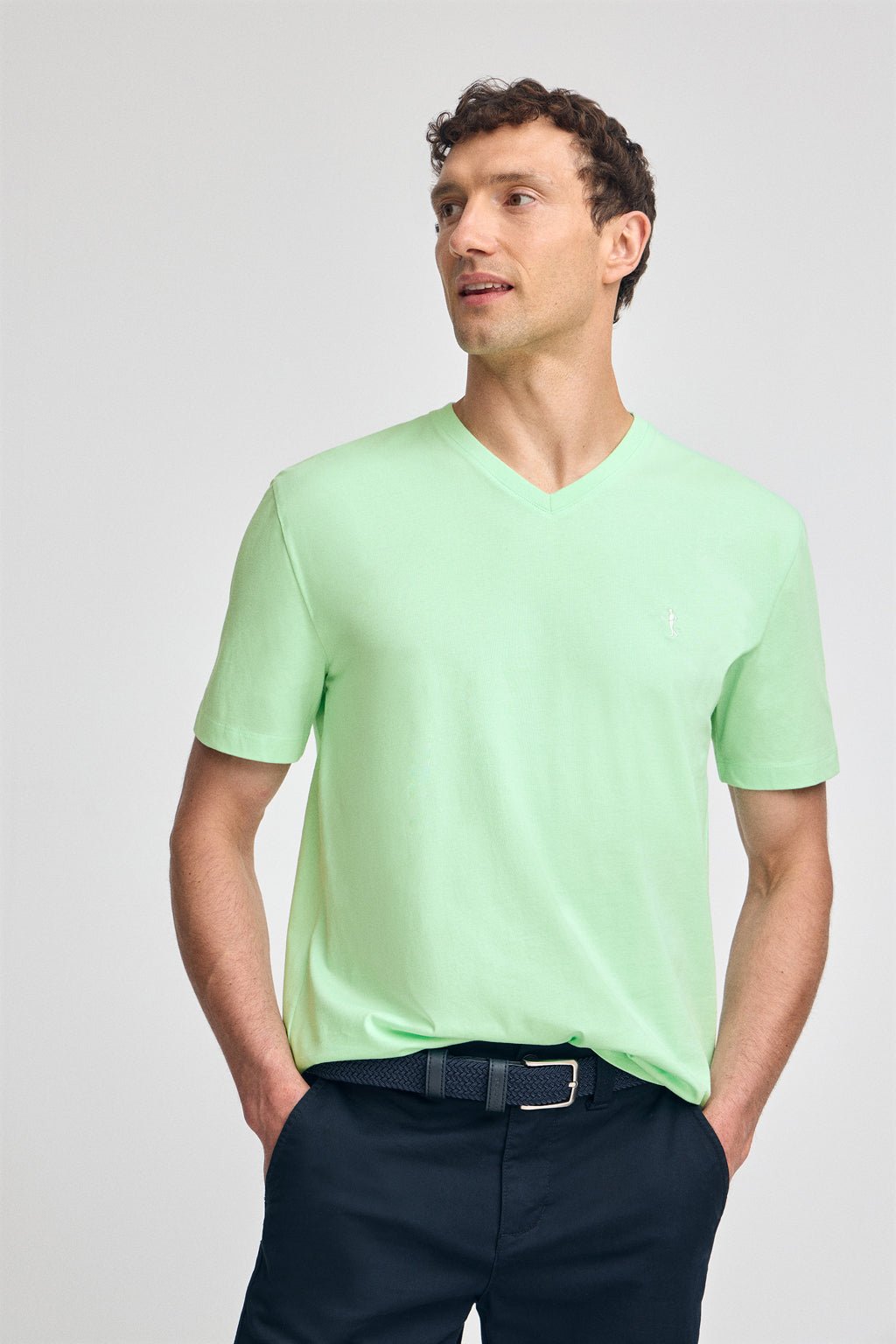 Kurzärmliges T-Shirt mintgrün mit V-Ausschnitt und gesticktem Rigby Best-Logo