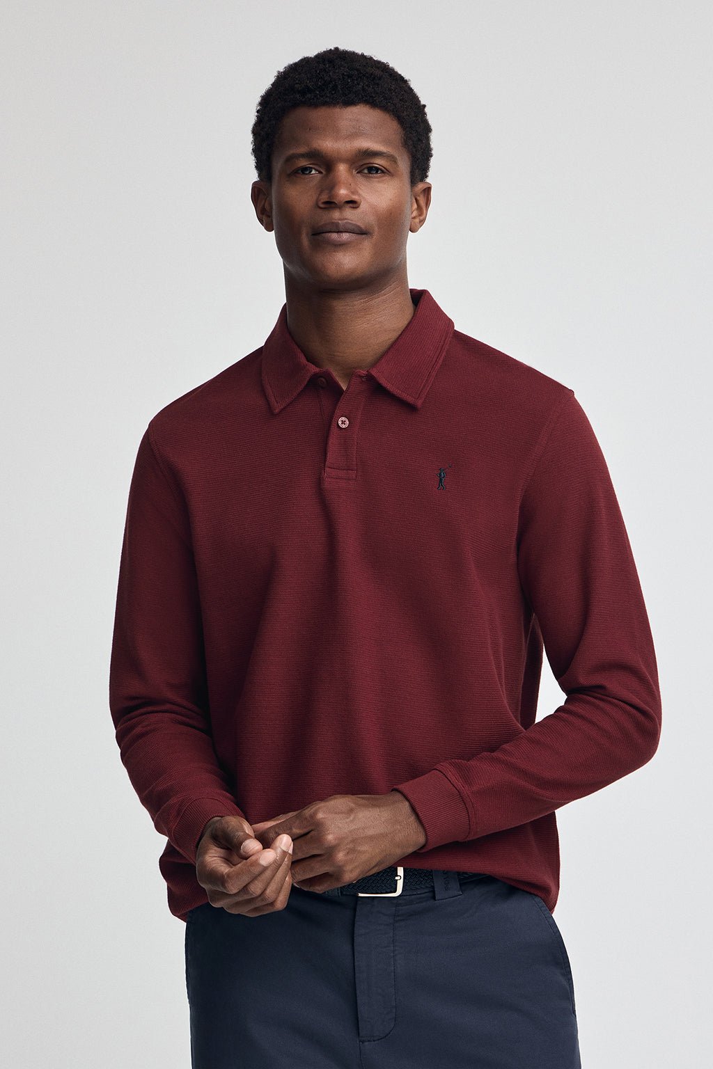 Poloshirt granatrot mit Mikrostruktur und gesticktem Rigby Go-Logo