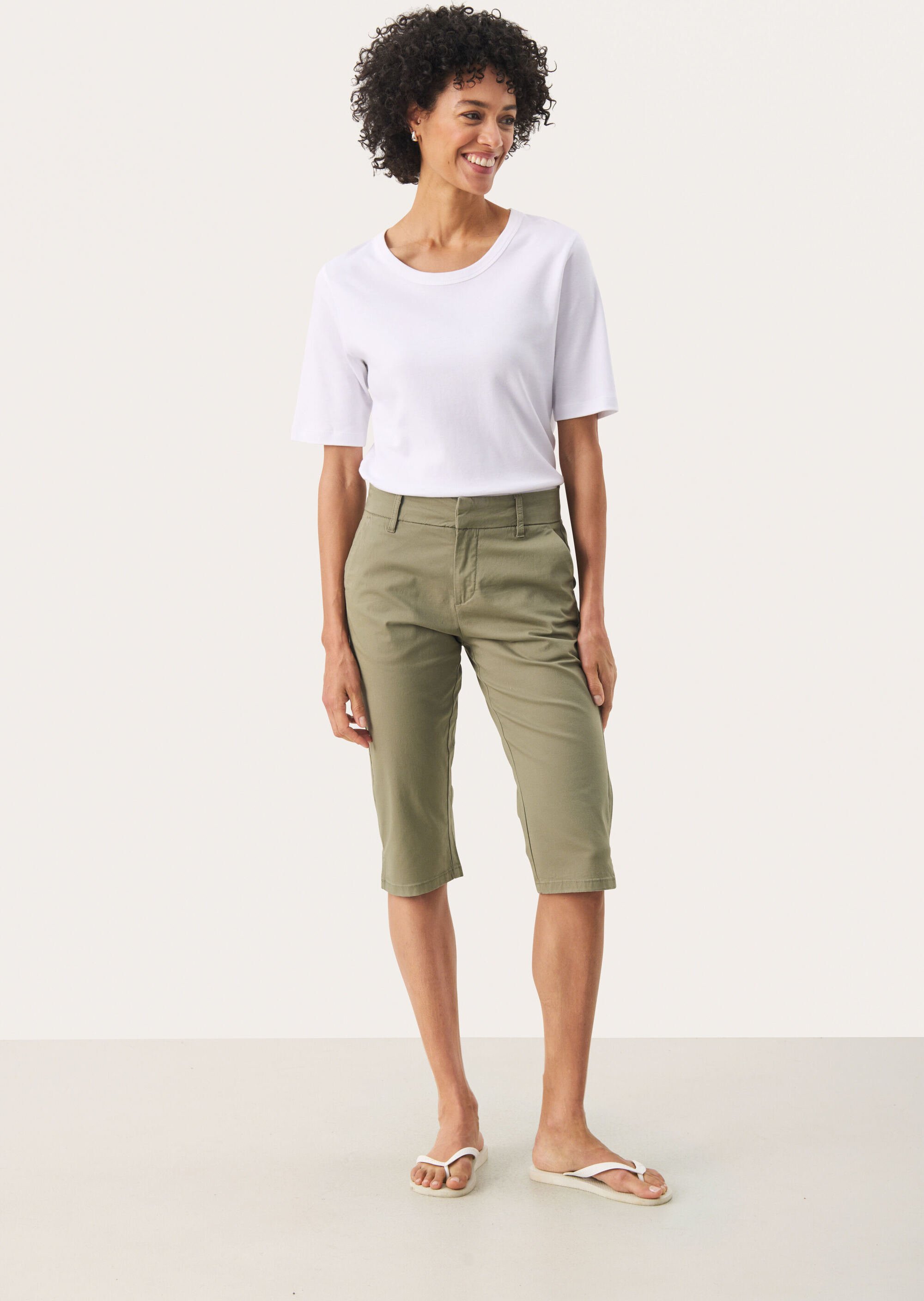 Caprihose Classic fit Vetiver green