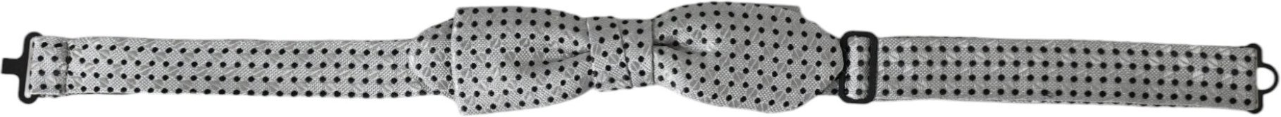 Jungen Fliege mit Punkten