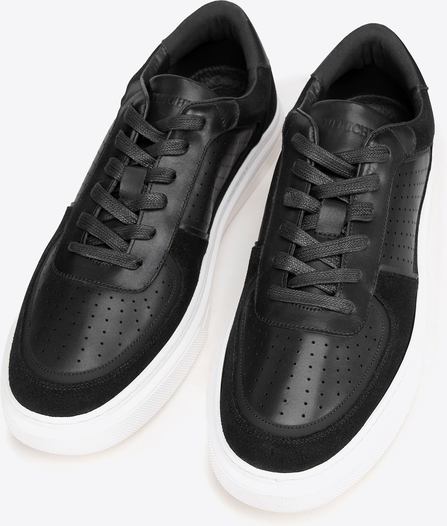 Wittchen Herren-Sneaker aus Leder mit Perforationen, schwarz, Naturleder