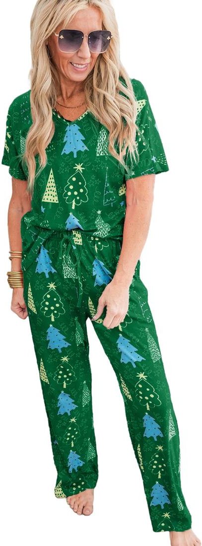 Thumbnail - Azura Exchange Grüner Weihnachtsbaum Druck V-Ausschnitt T-Shirt und Hose Lounge-Set