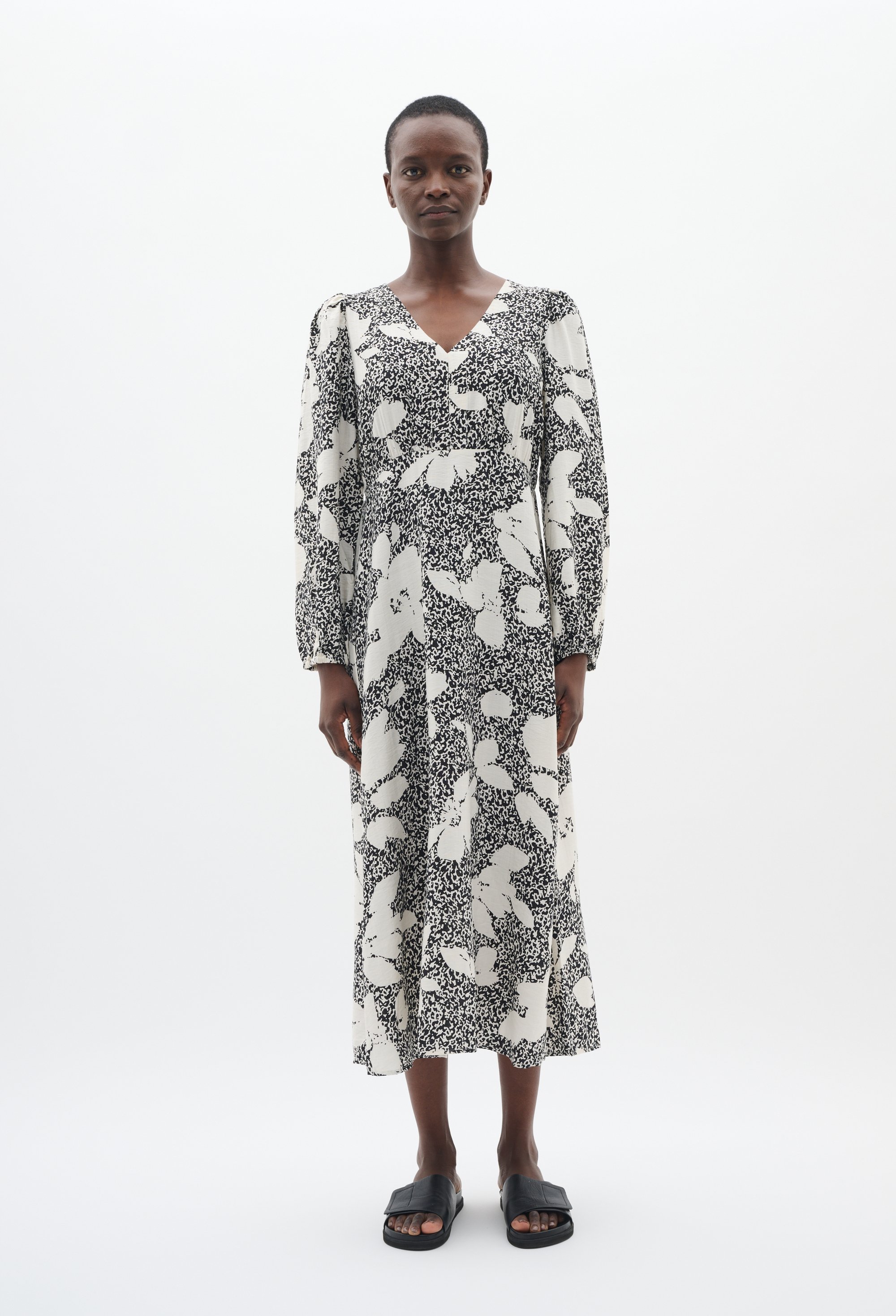 Kleid Gerade Passform black offwhite