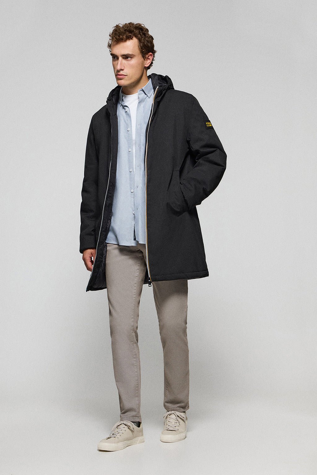 Steppmantel schwarz mit Kapuze und zweifarbigem Polo Club Aufnäher