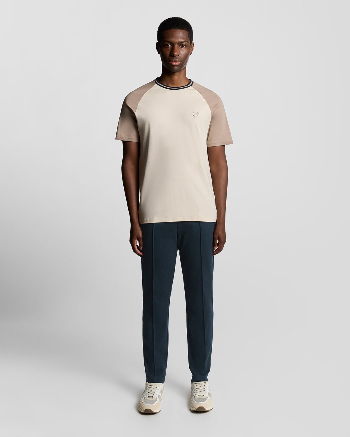 Lyle & Scott Schwere, schmale Jogginghose mit Falten - Schwarz