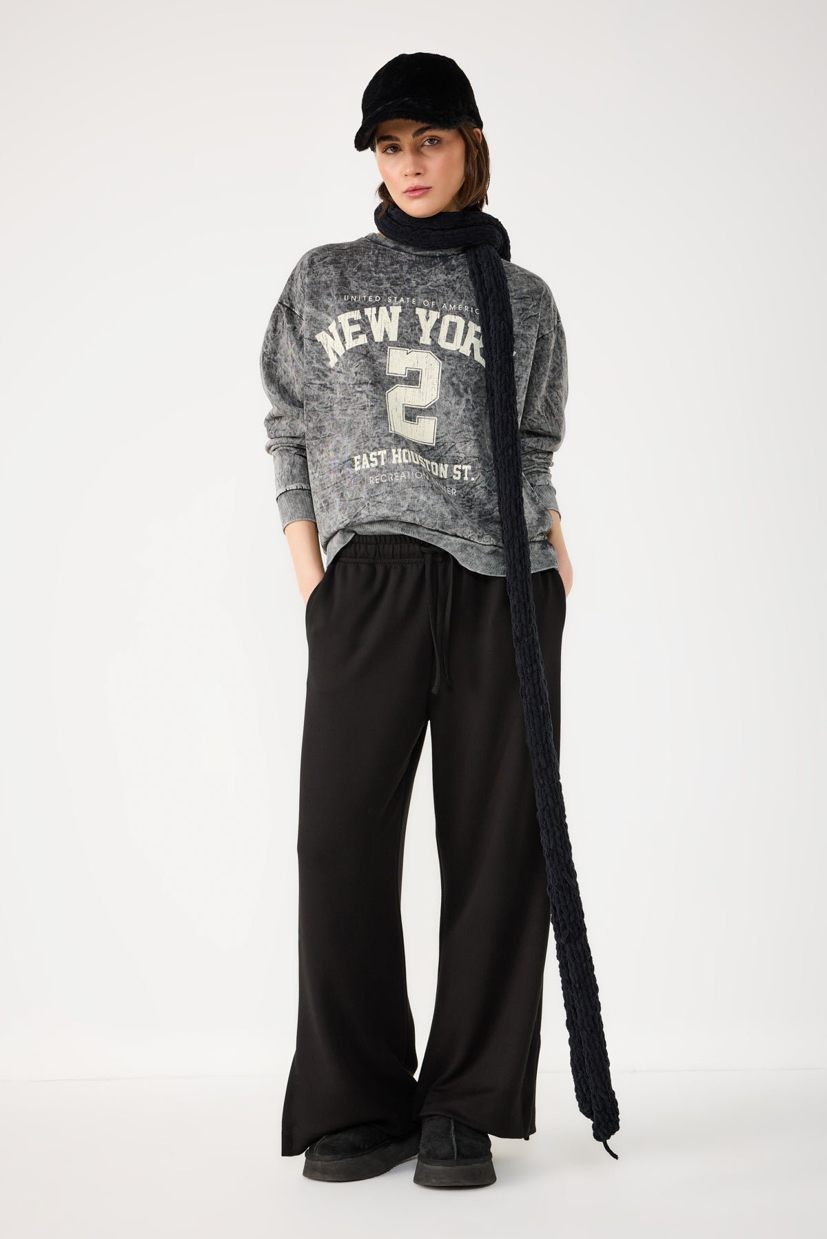 Spanische Baumwollhose mit Seitenschlitzen