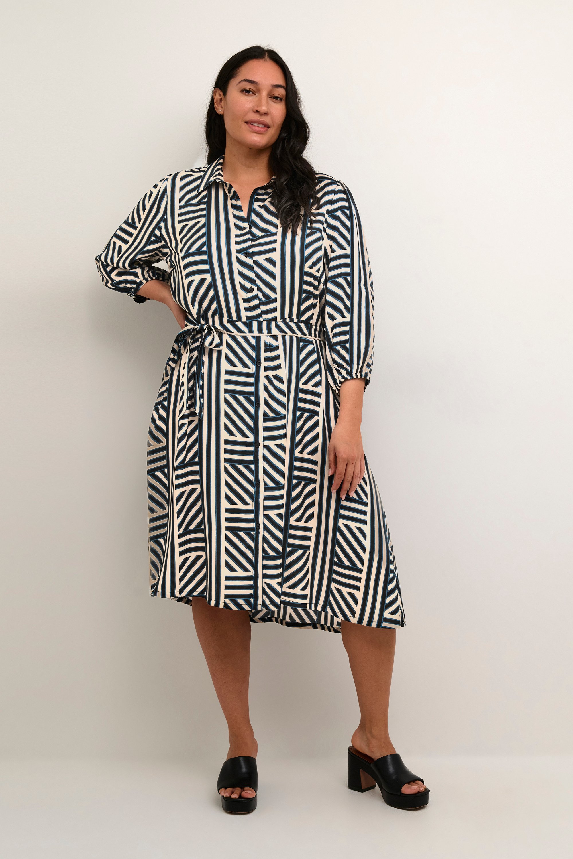 Thumbnail - Kleid Regular fit black offwhite