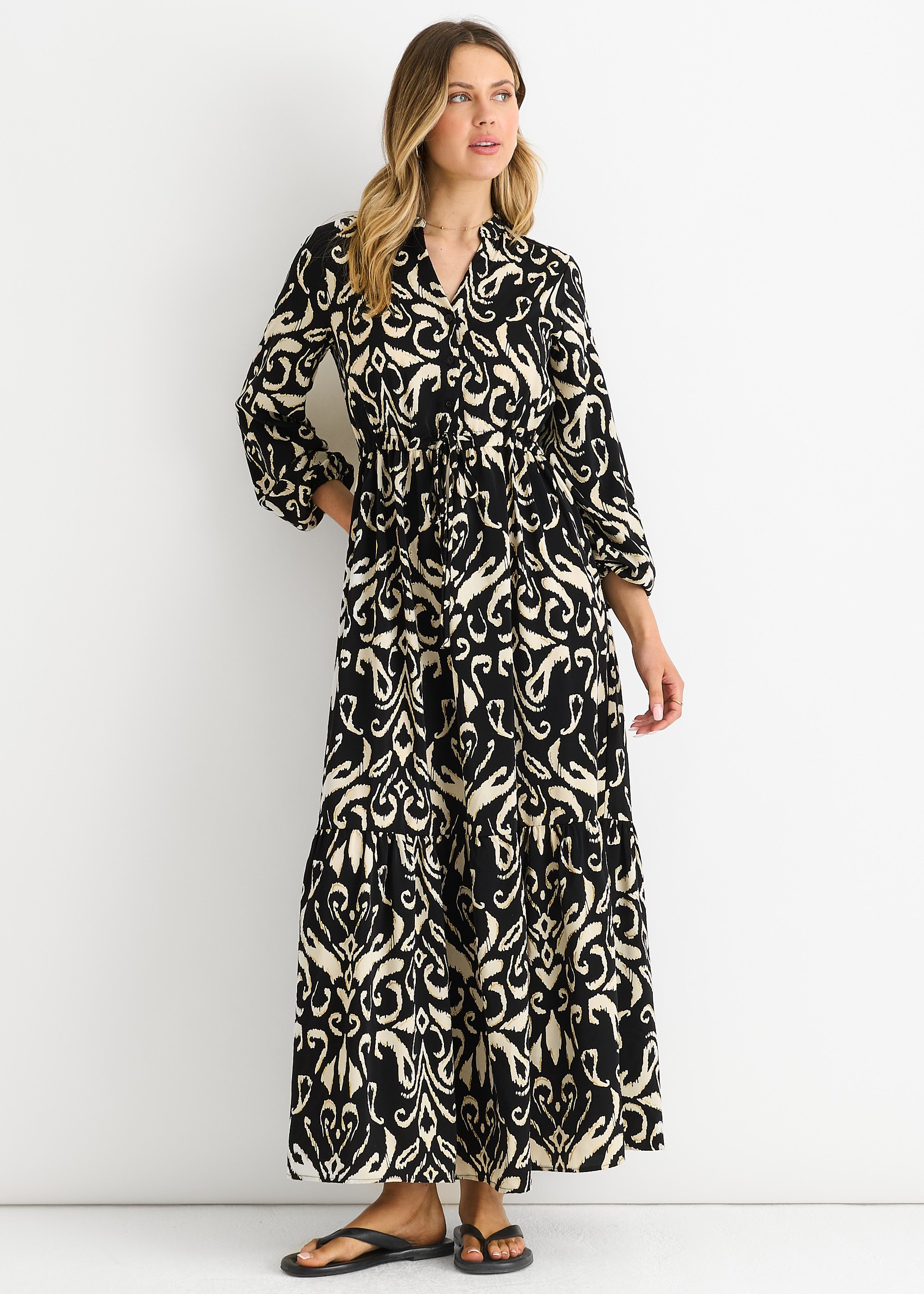 Schwarzes Ikat-Print Maxikleid mit gebundener Taille