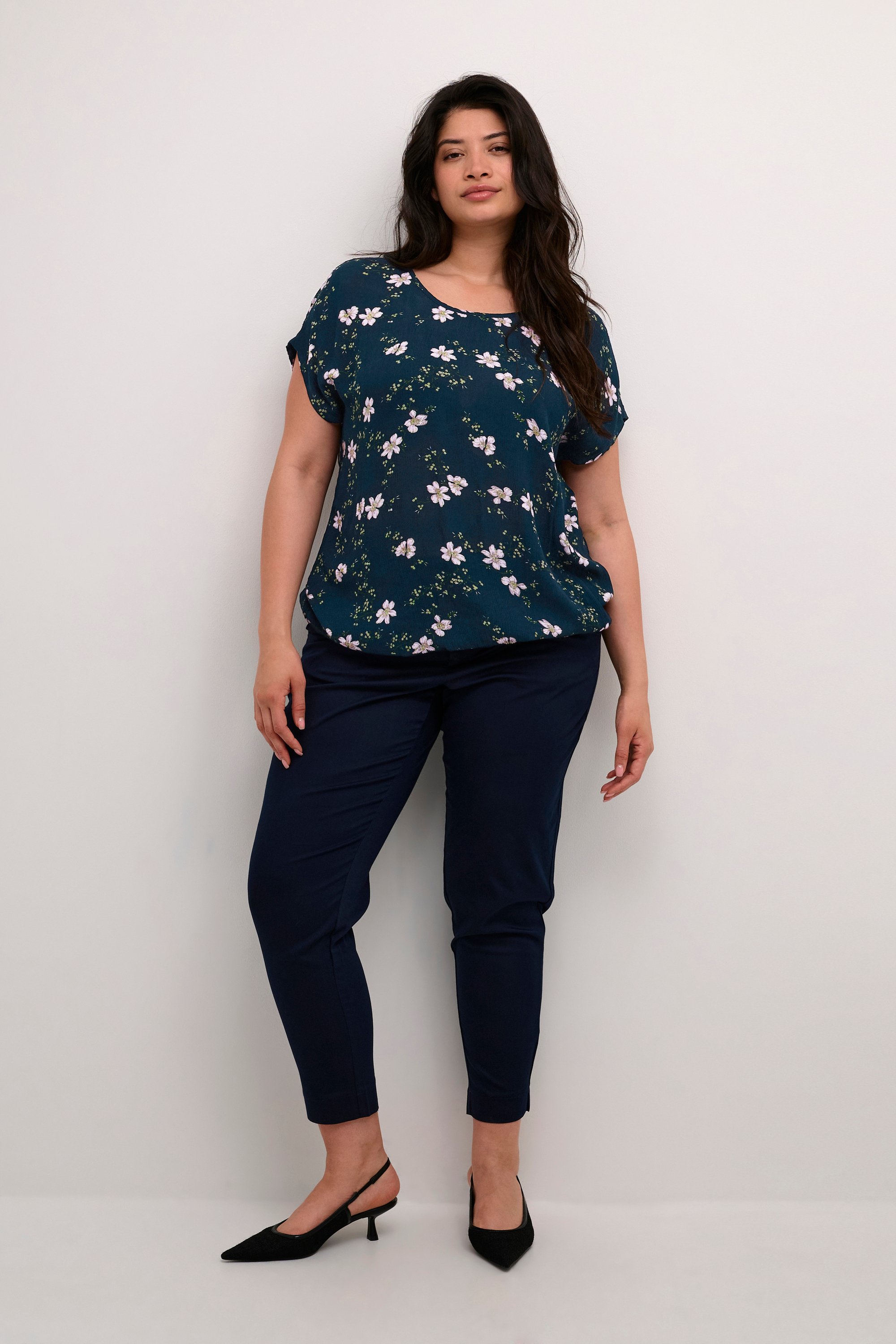Kurzarm-Bluse Loose fit Midnight/Pink Flower floral