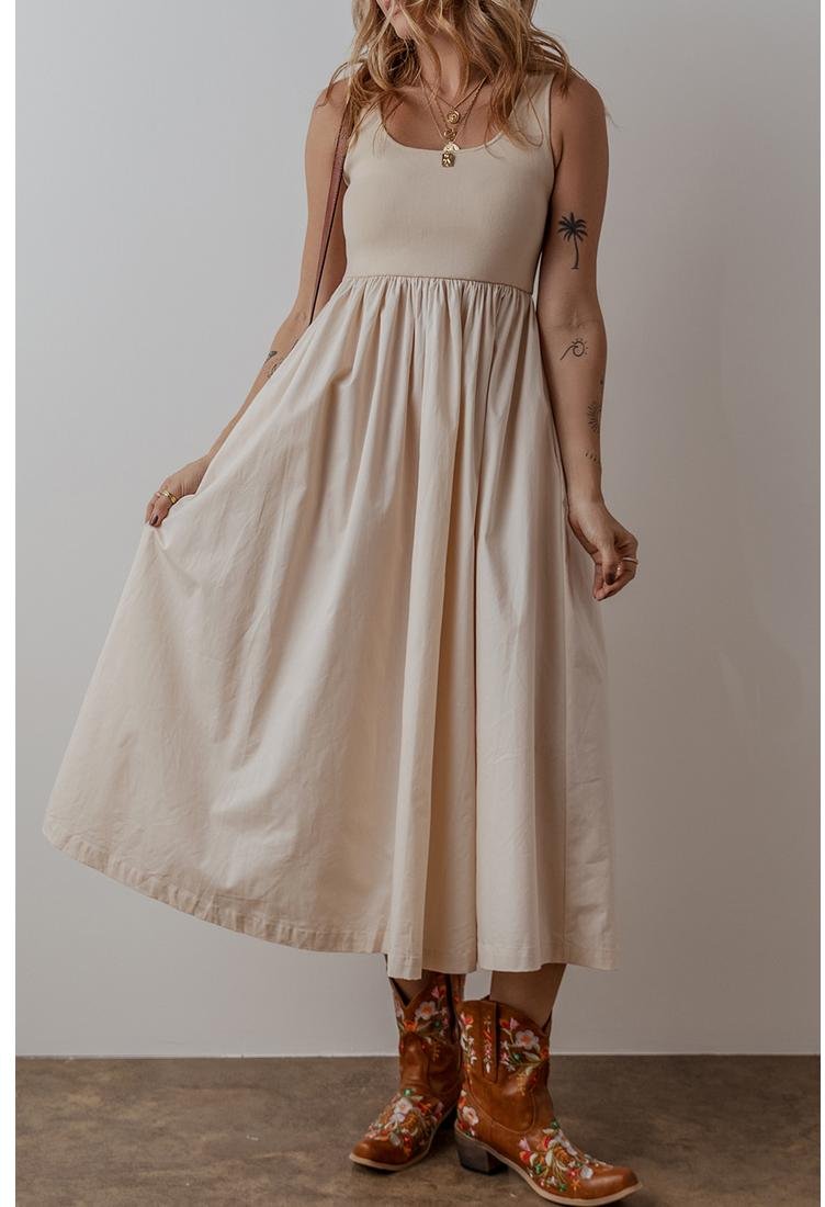 Thumbnail - Beige Schaufel-Ausschnitt Geripptes Oberteil Falten Ärmeloses Langkleid