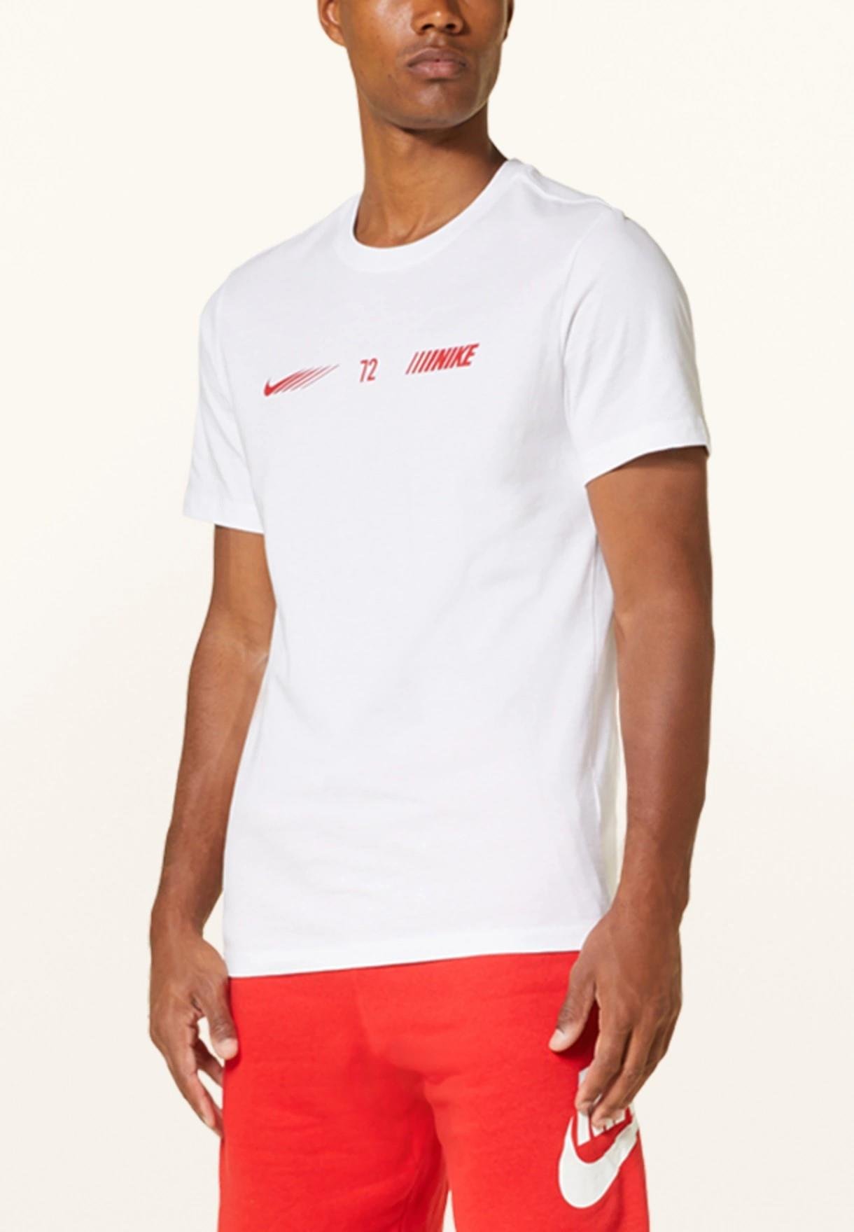Nike Sportswear Standard Issue Herren-T-Shirt in Weiß