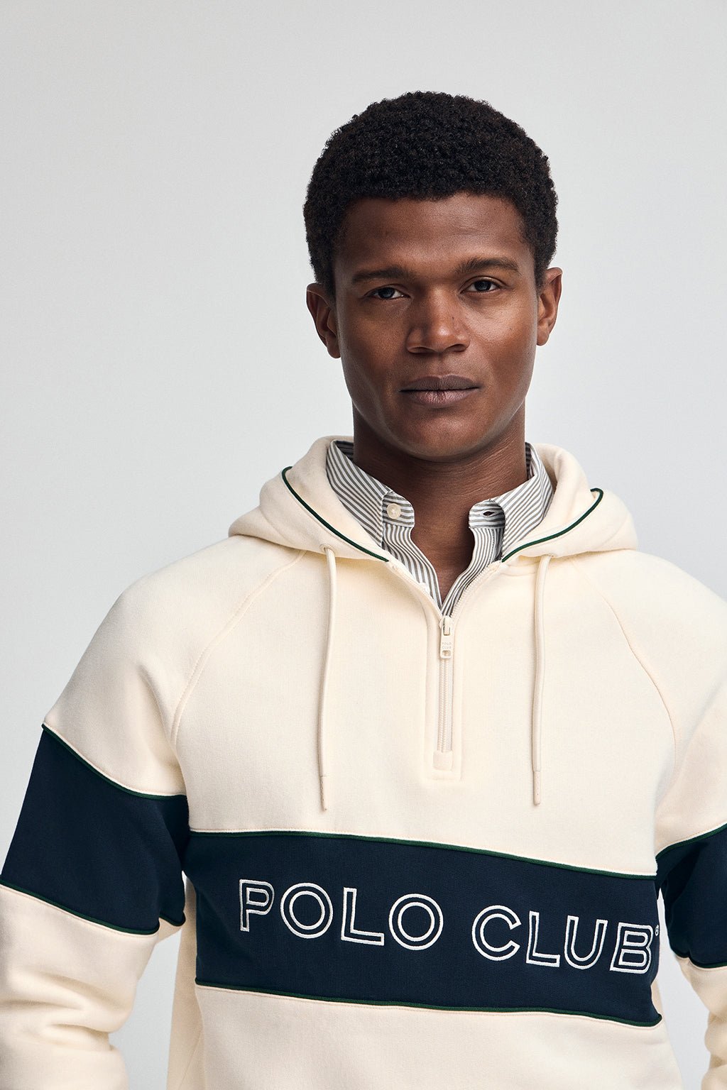 Sweatshirt ecru mit halbem Reißverschluss und Polo Club-Logo