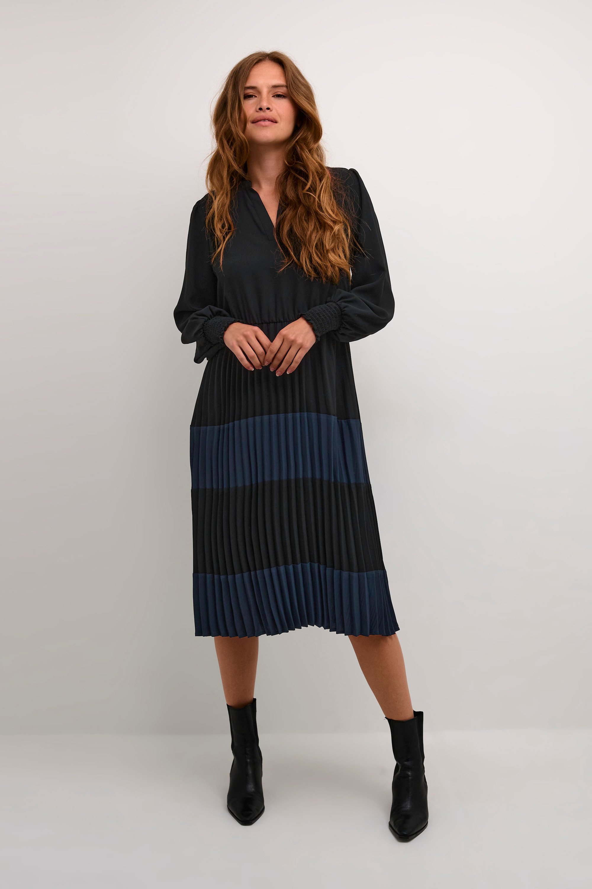 Kleid Feminine black blue