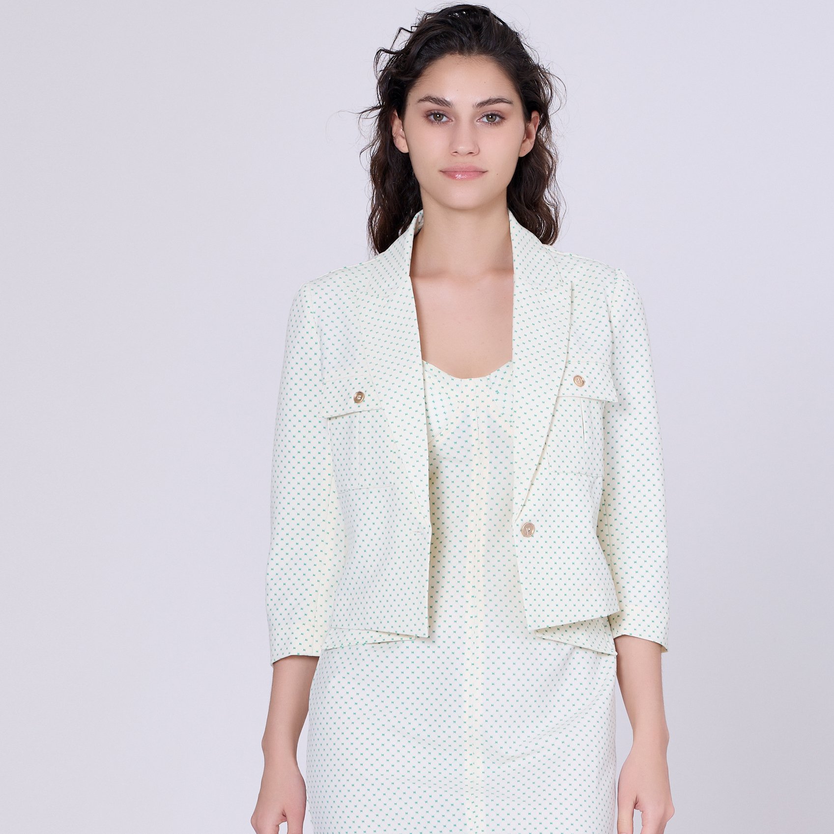 Crop-Jacke mit Safari-Taschen und Punktedruck