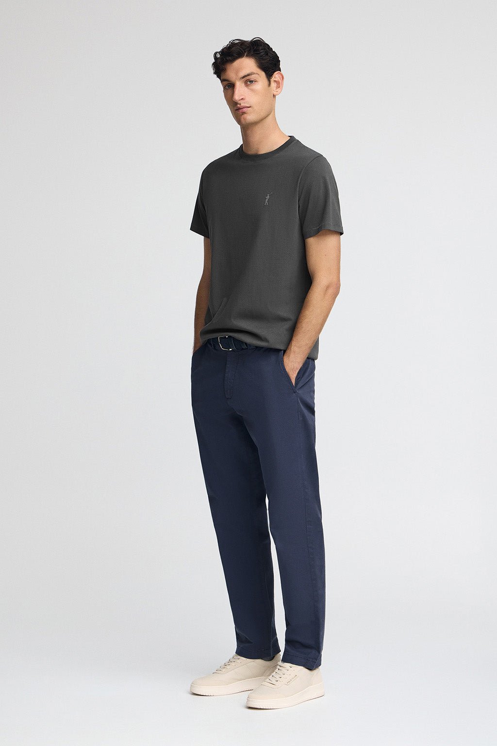 T-Shirt dunkelgrau mit gummiertem Rigby Go-Logo