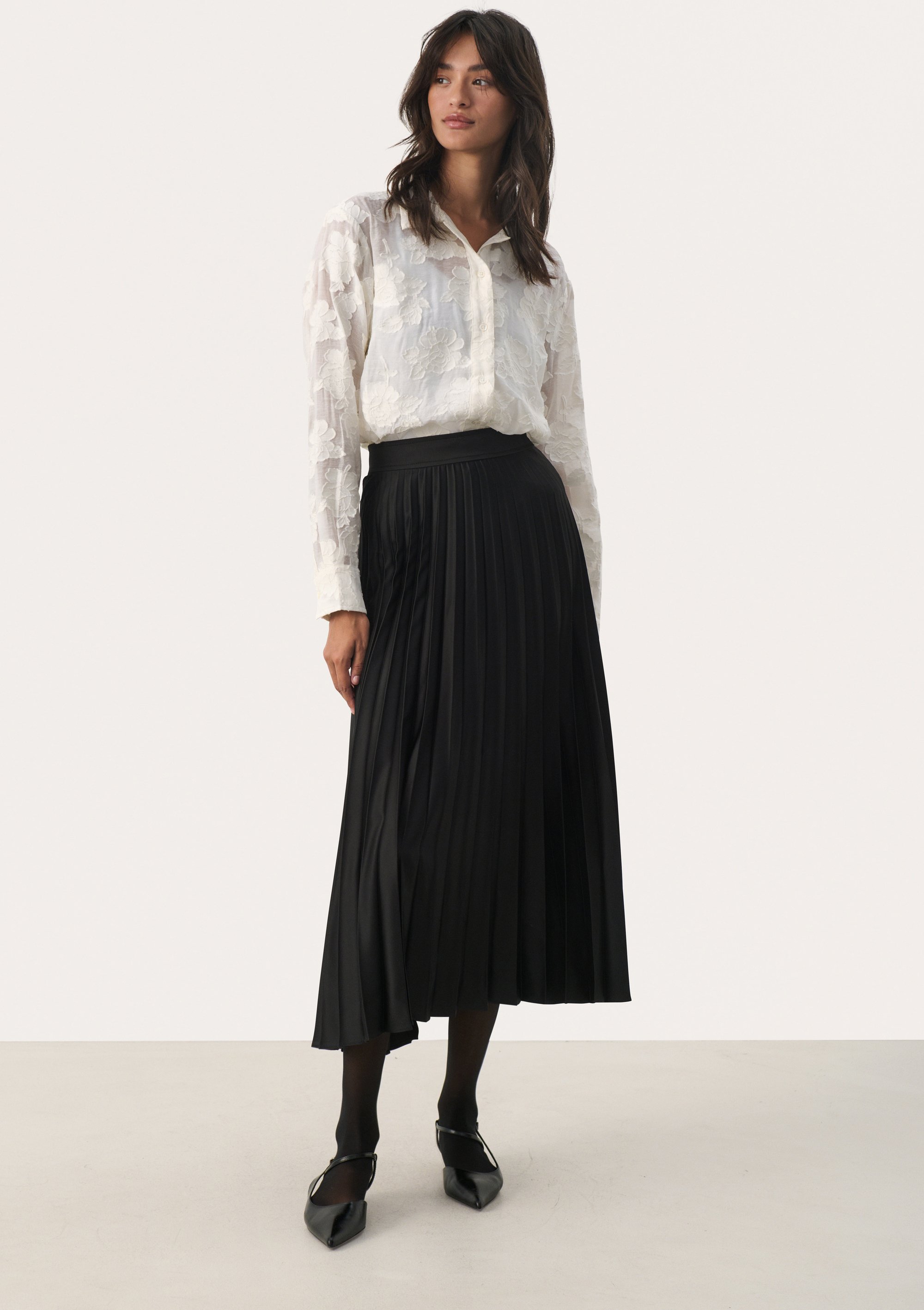 Thumbnail - Rock A-shape Blac