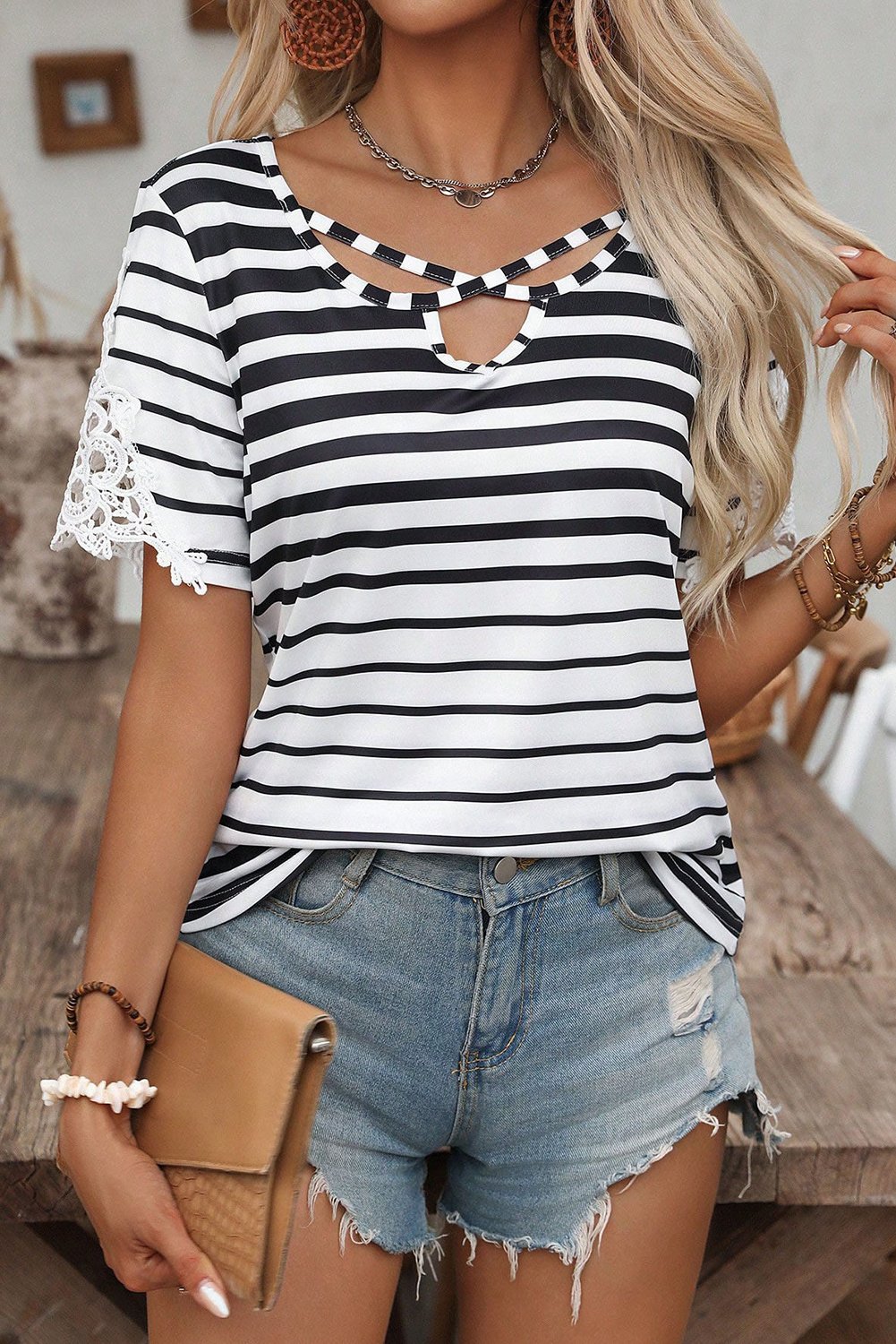 Gestreiftes Spitzenärmeloberteil