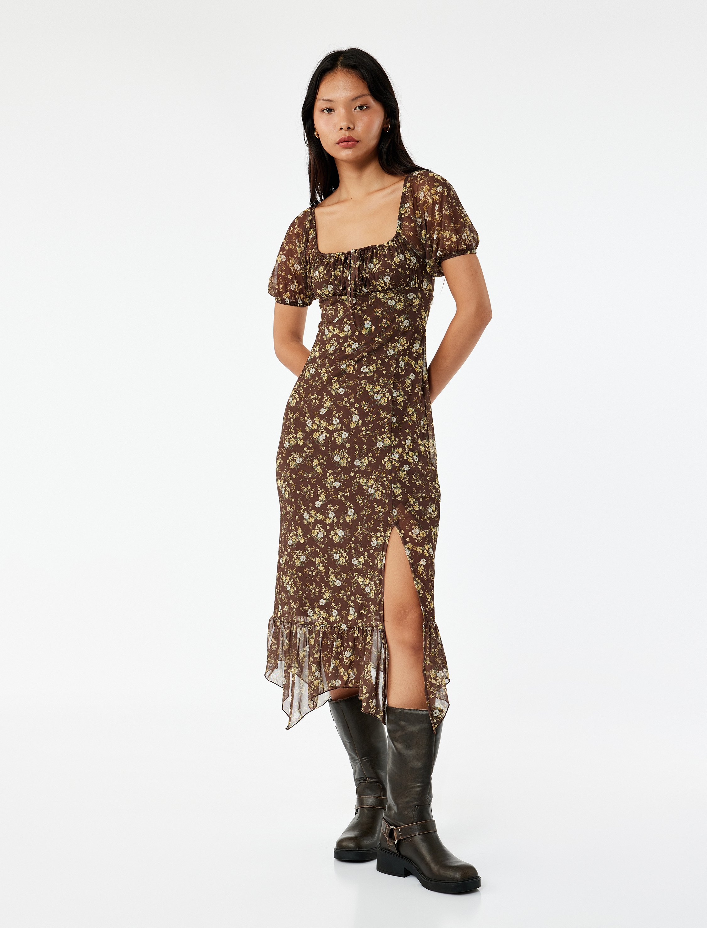 Koton KLEIDER Blumenmuster Maxi-Kleid mit Asymmetrischem Saum