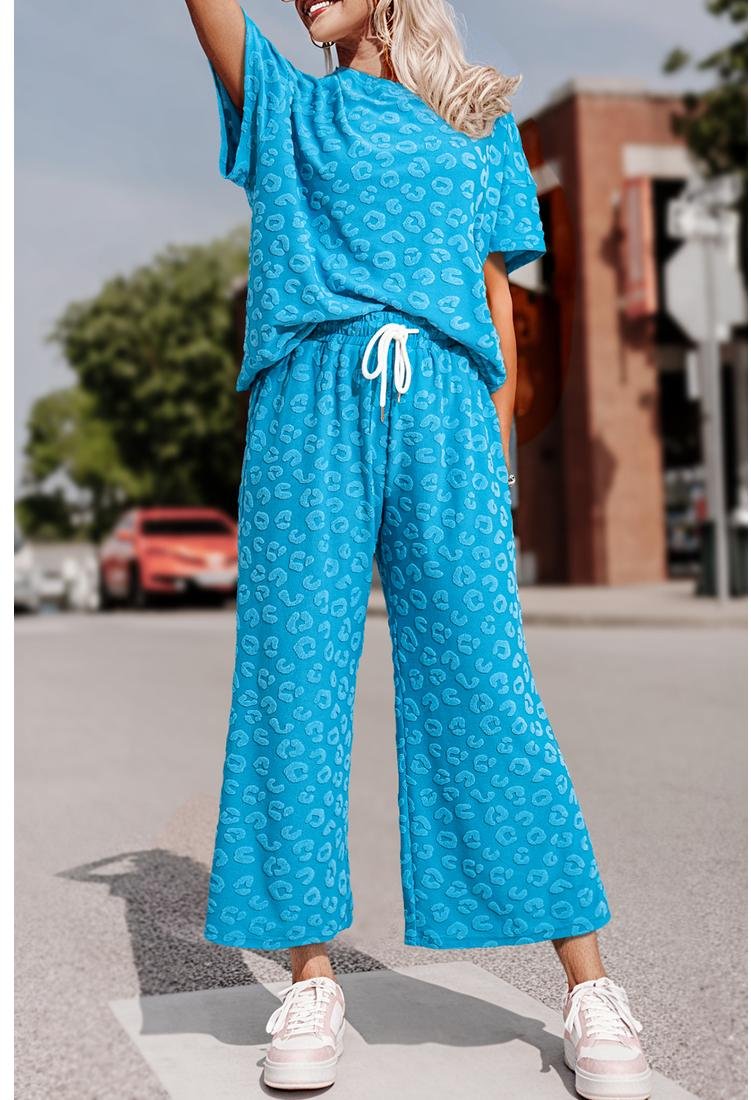 Thumbnail - Azura Exchange Blauer Leoparden-Jacquard Kurzarm-Top und Weite Beinform Hose Set