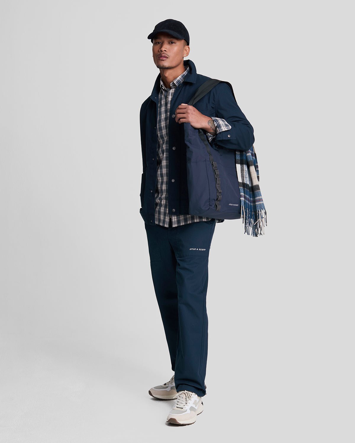 Lyle & Scott – Tapered Fatigue-Hose – Dunkelblau