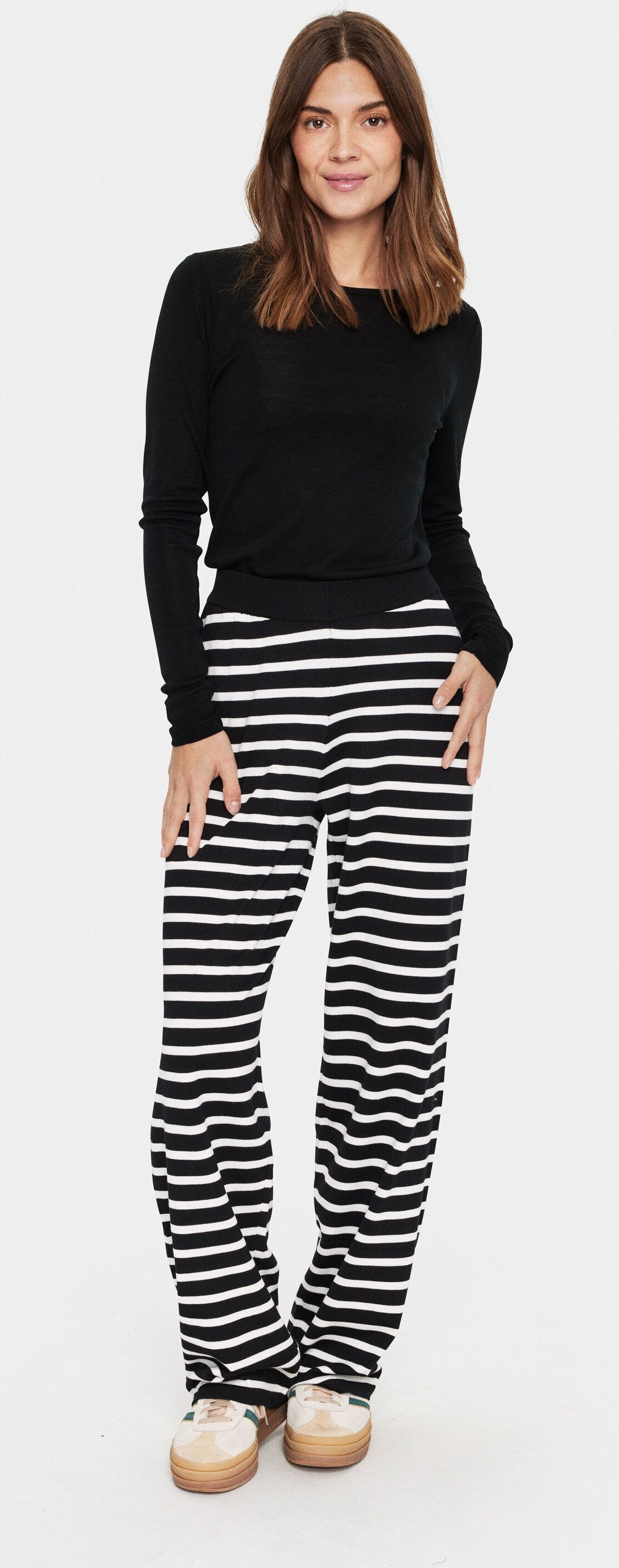 Casual Hose Gerade Passform Black Mila Stripe