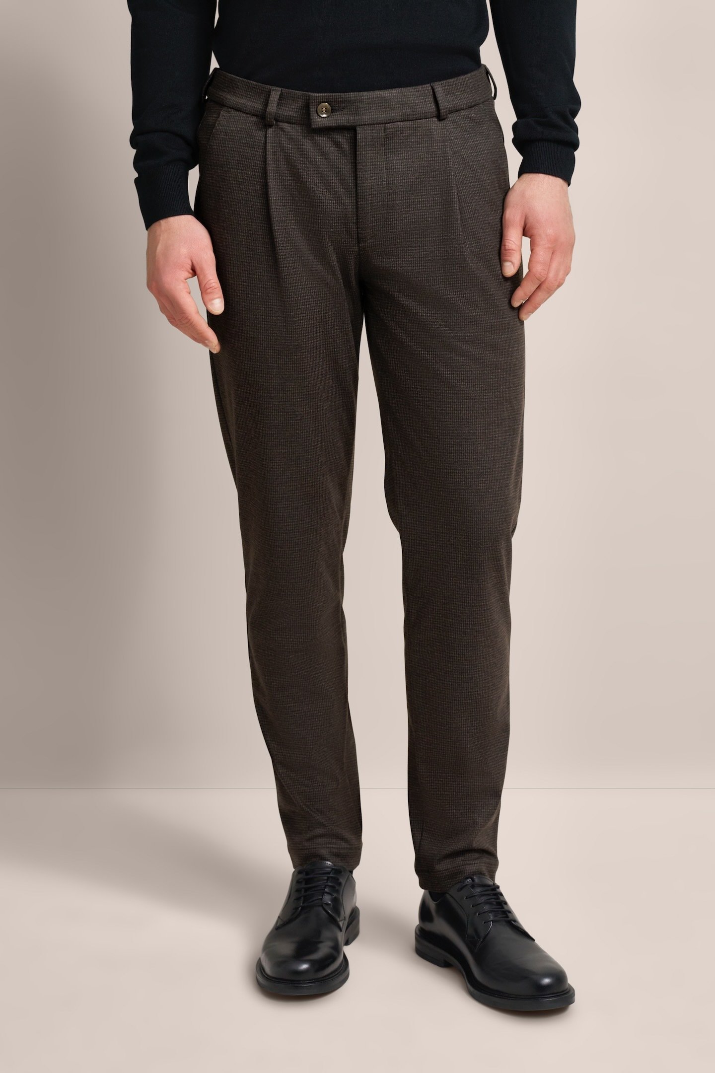 Bugatti Herren Bundfaltenhose mit modernem Schnitt
