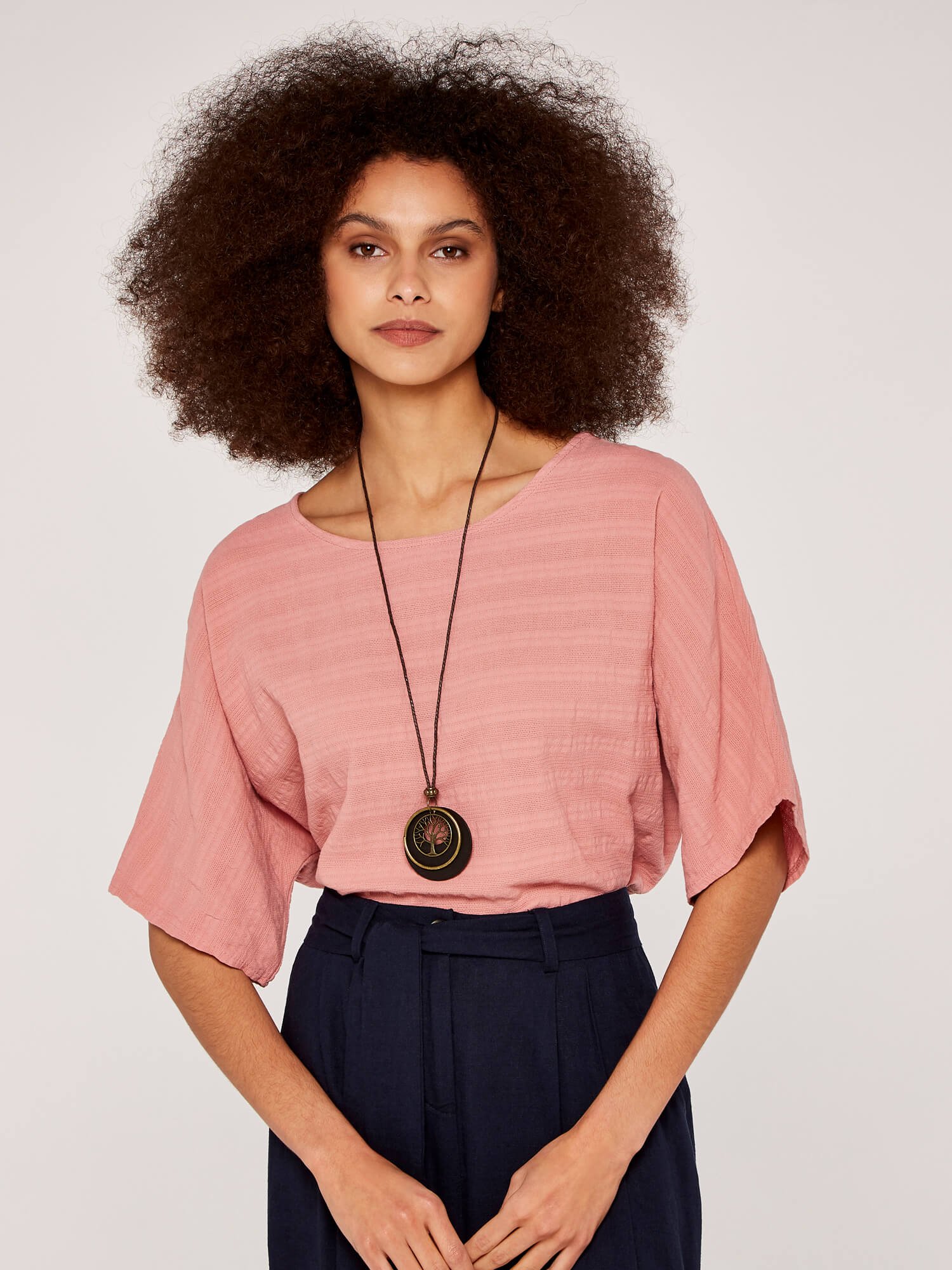 Apricot Oversized Oberteil mit Kette