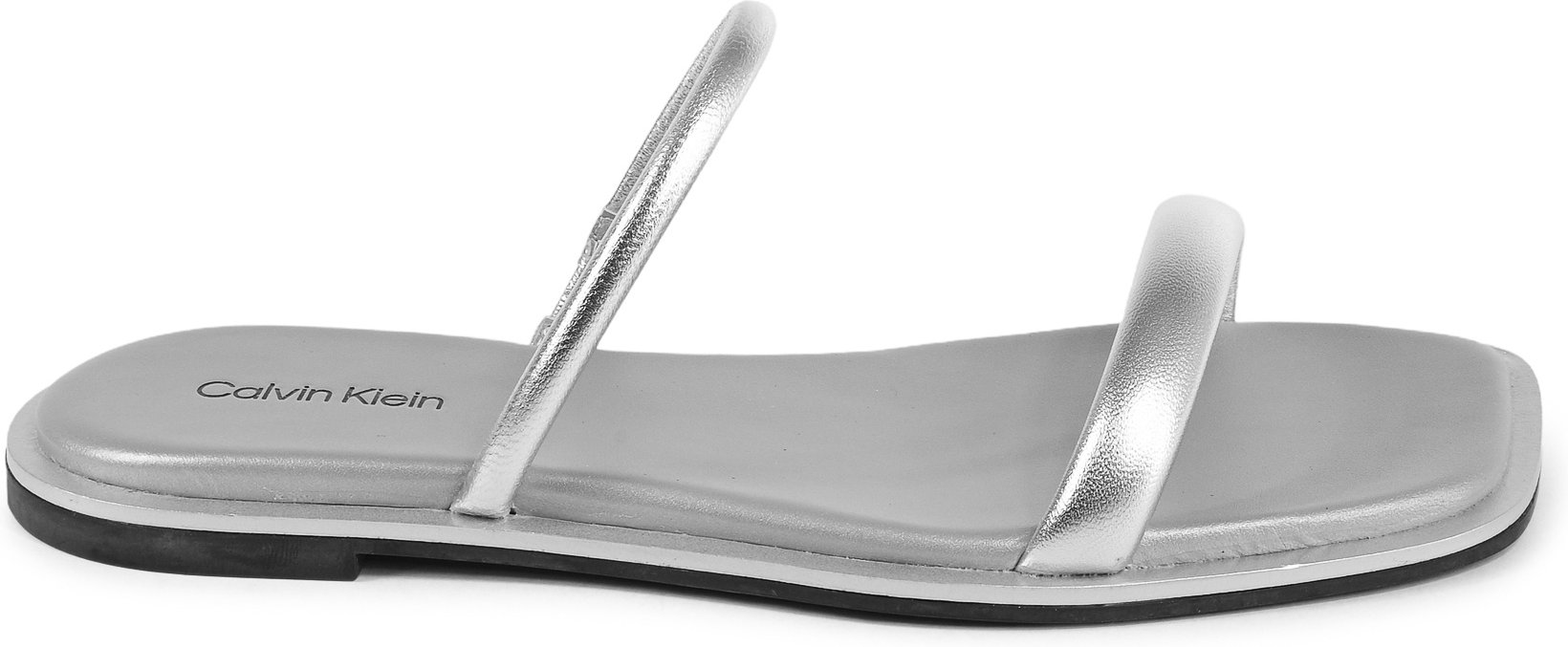 Flache Sandalen im minimalistischen Design