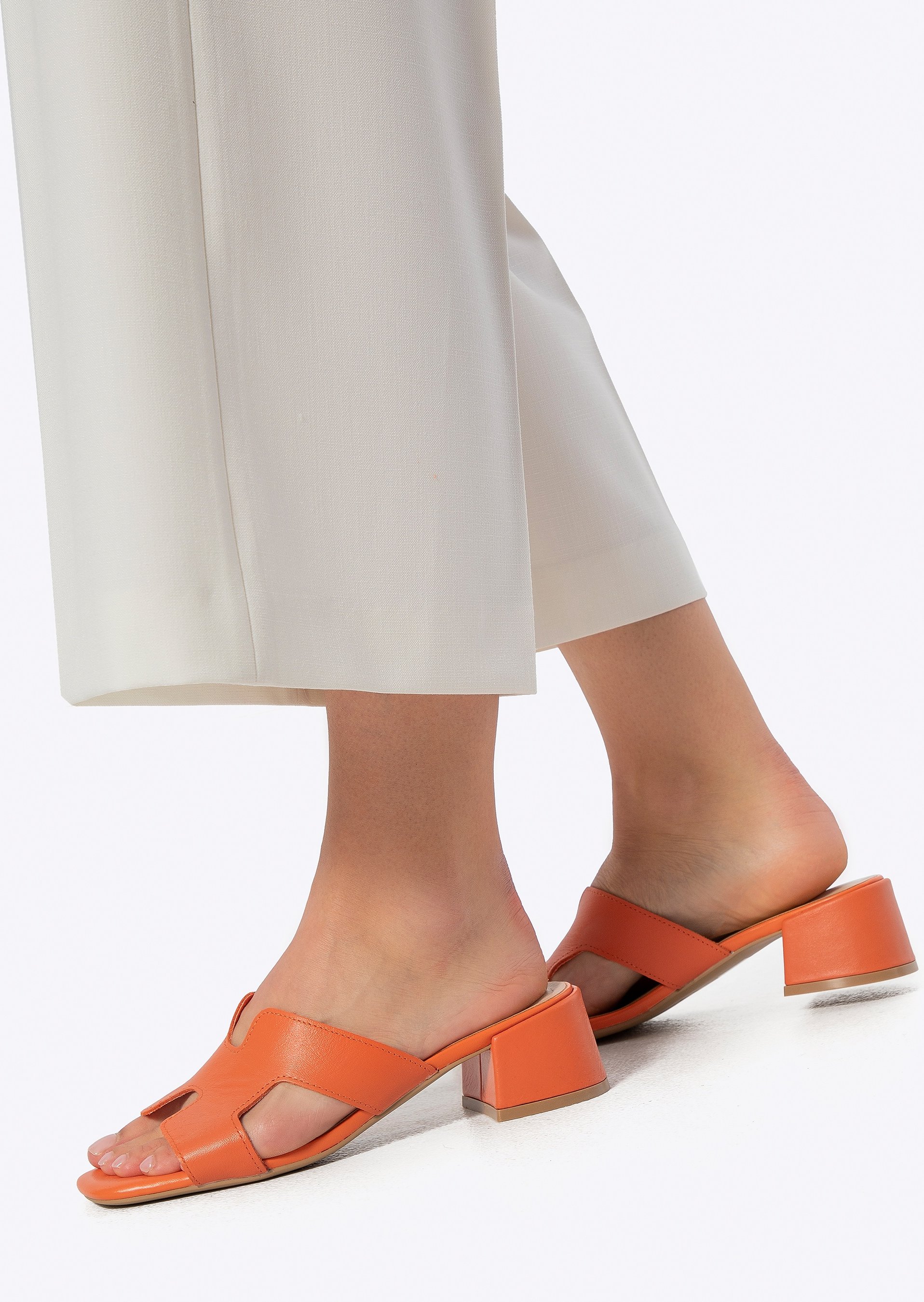 Wittchen Damen-Lederpantoletten mit H-Form, orangefarbenes Naturleder