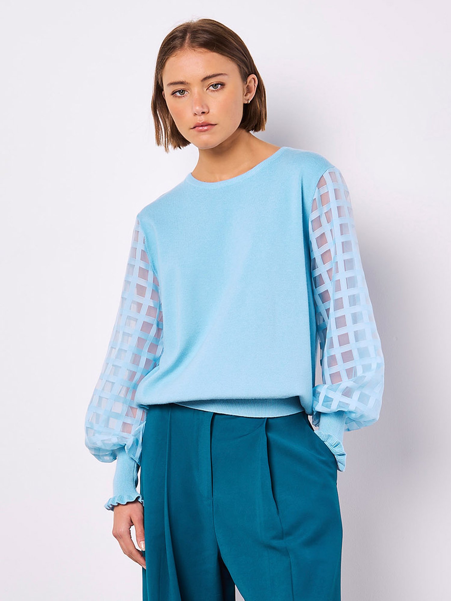 Apricot Organza-Quadrate-Arm-Pullover