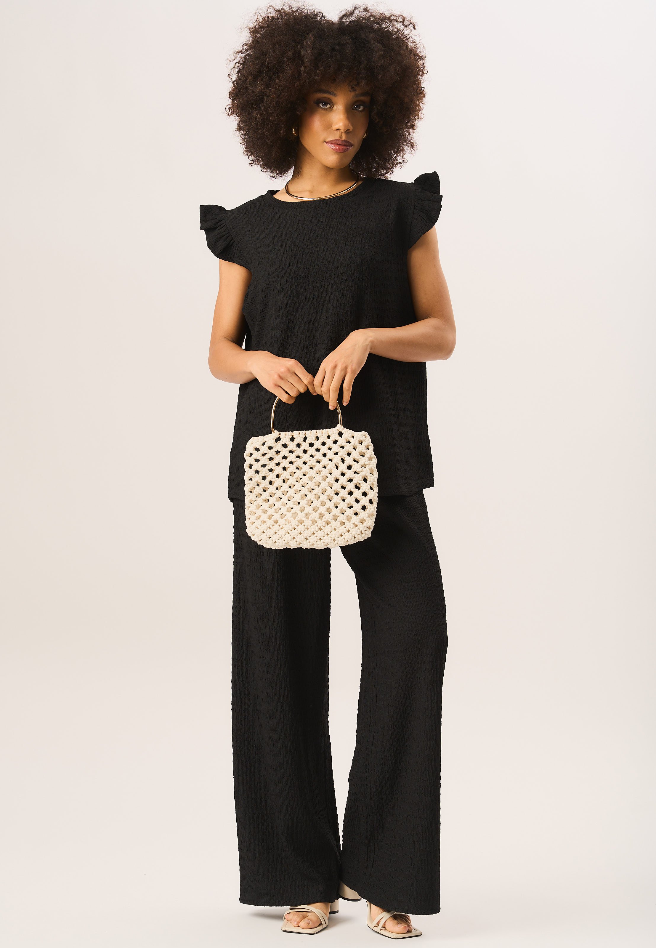 Übergroßes Top mit strukturierten Rüschenärmeln