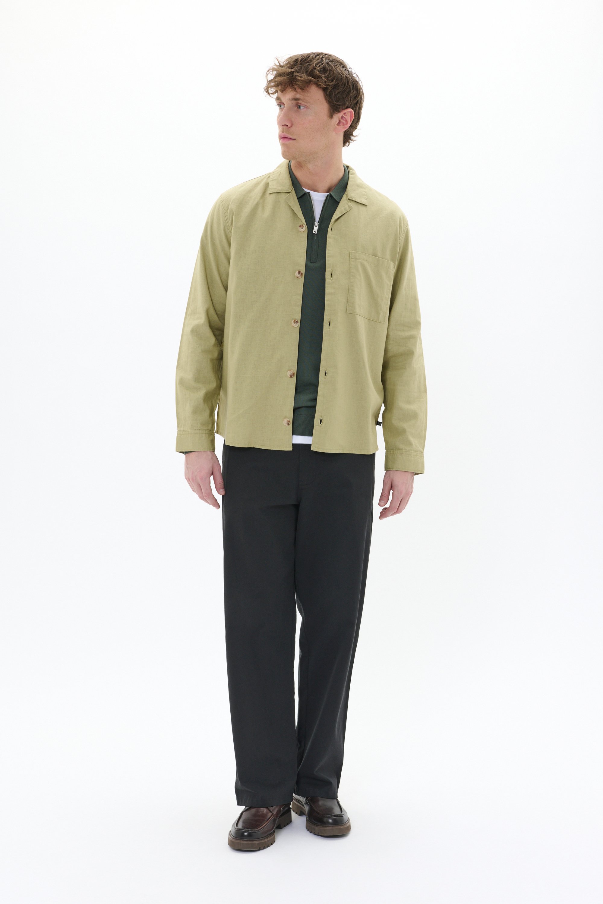 Overshirts Gerade Passform pale green