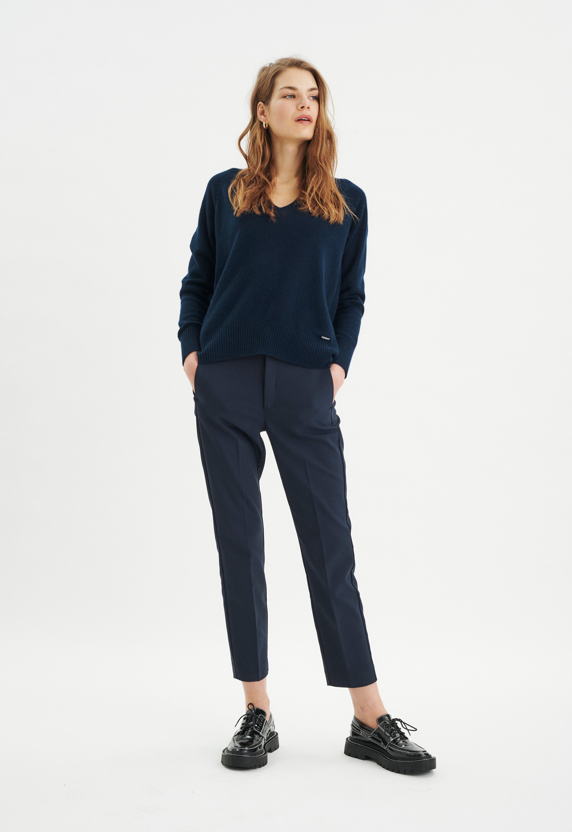 Pants Suiting Gerade Passform Marine Blue