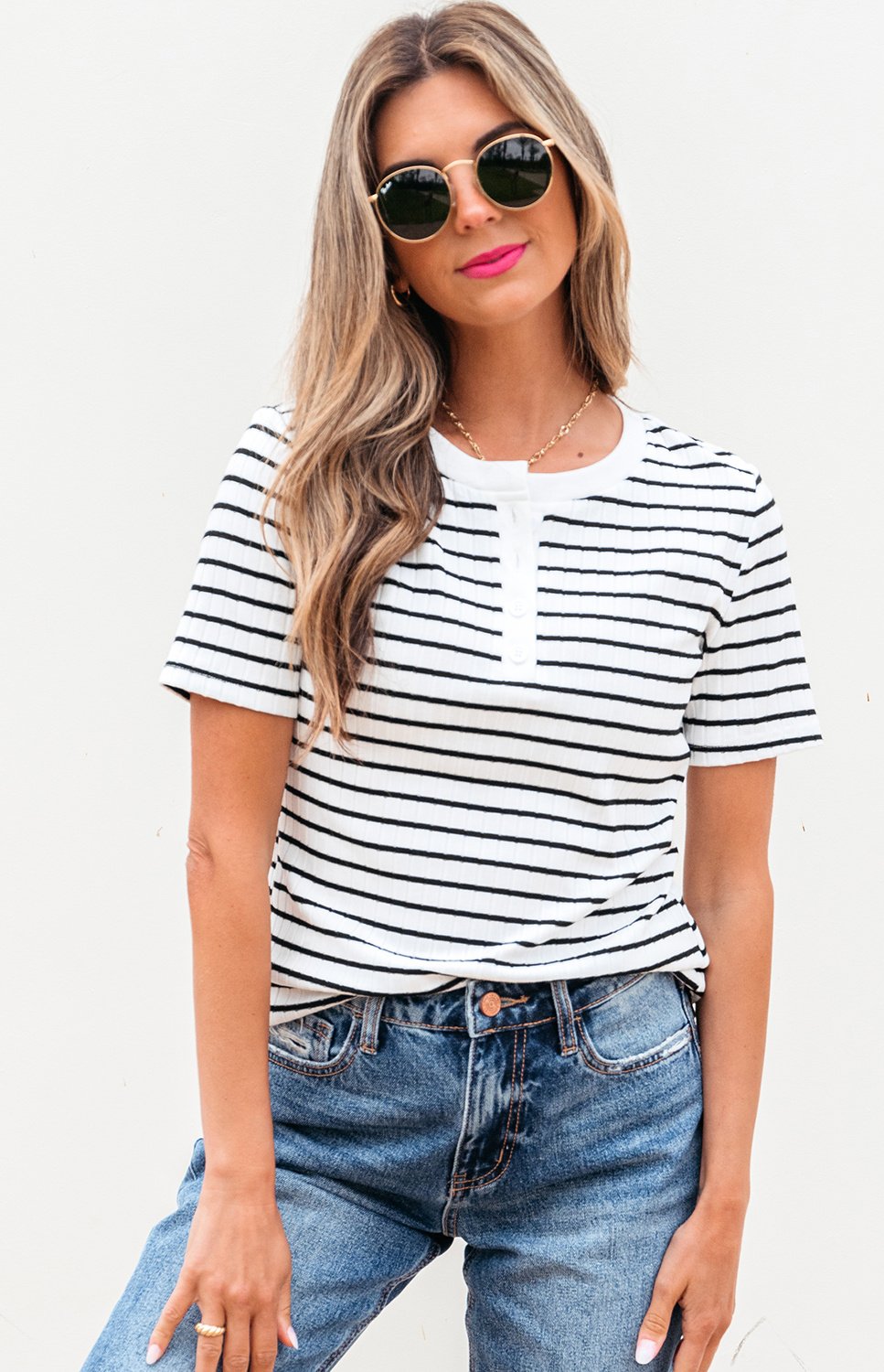 Gestreiftes Henley-Oberteil mit kurzen Ärmeln