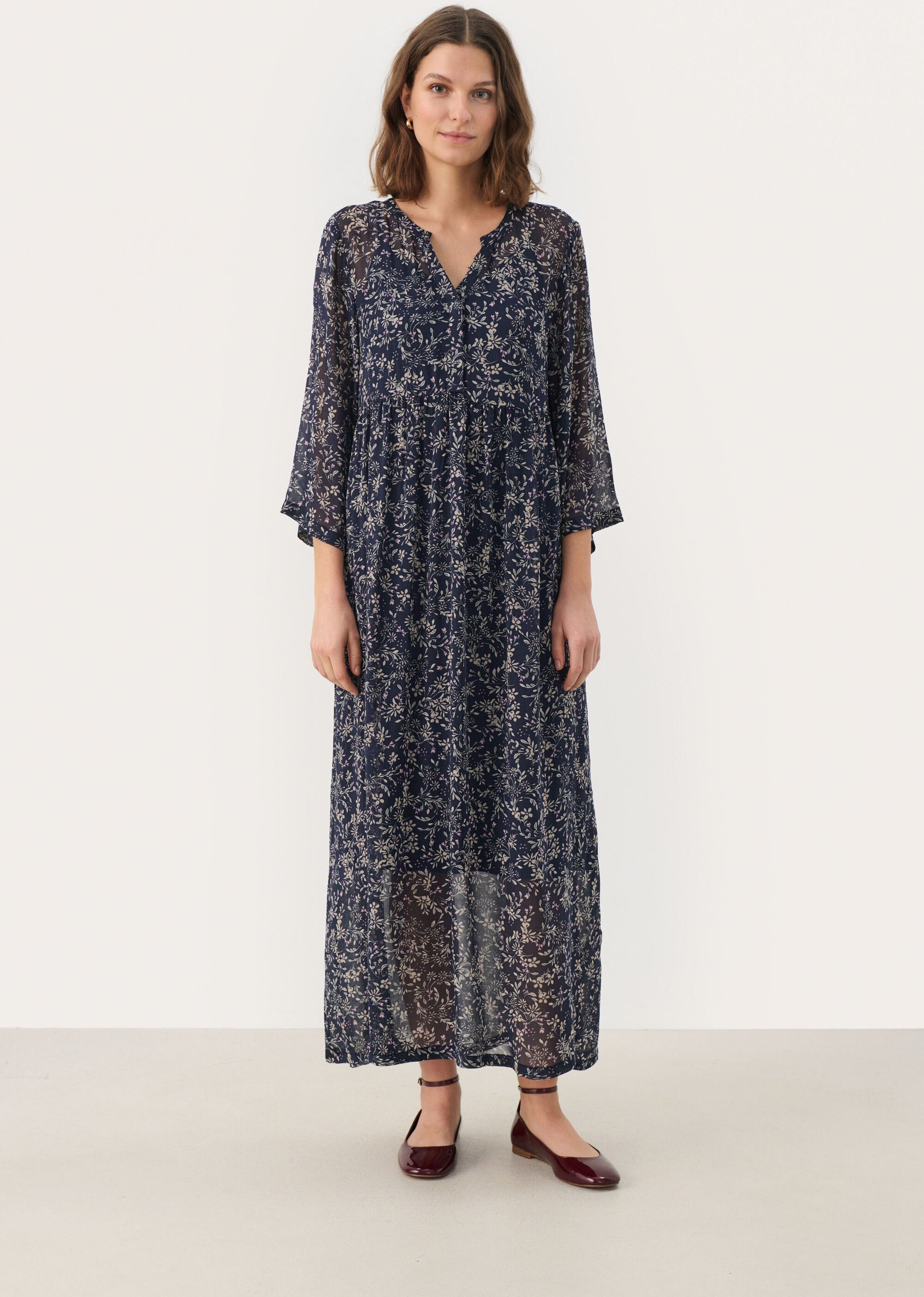 Kleid Relaxed fit Dark Navy Scattered Flower dark blue