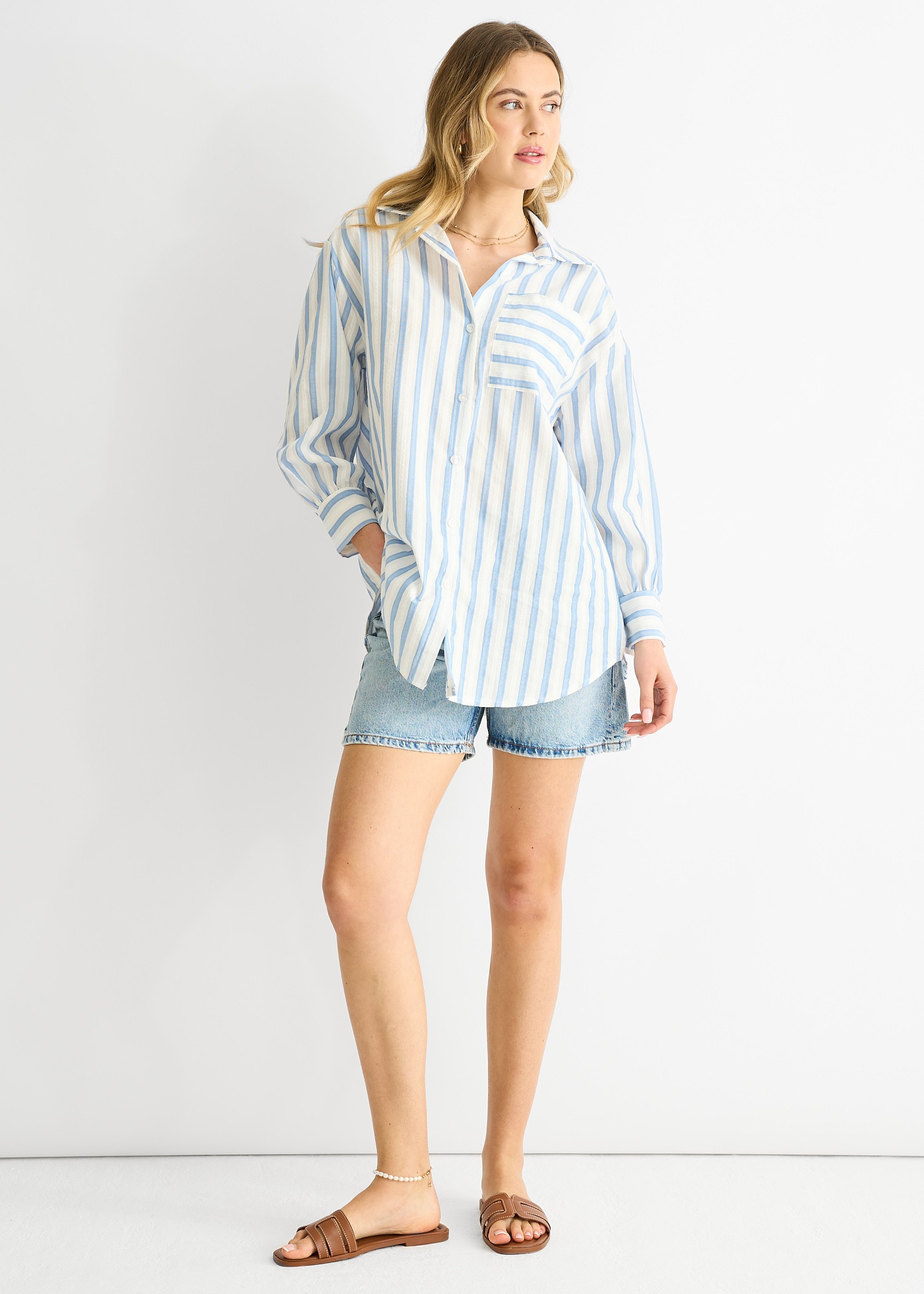 Blau gestreiftes Baumwollhemd in Übergröße