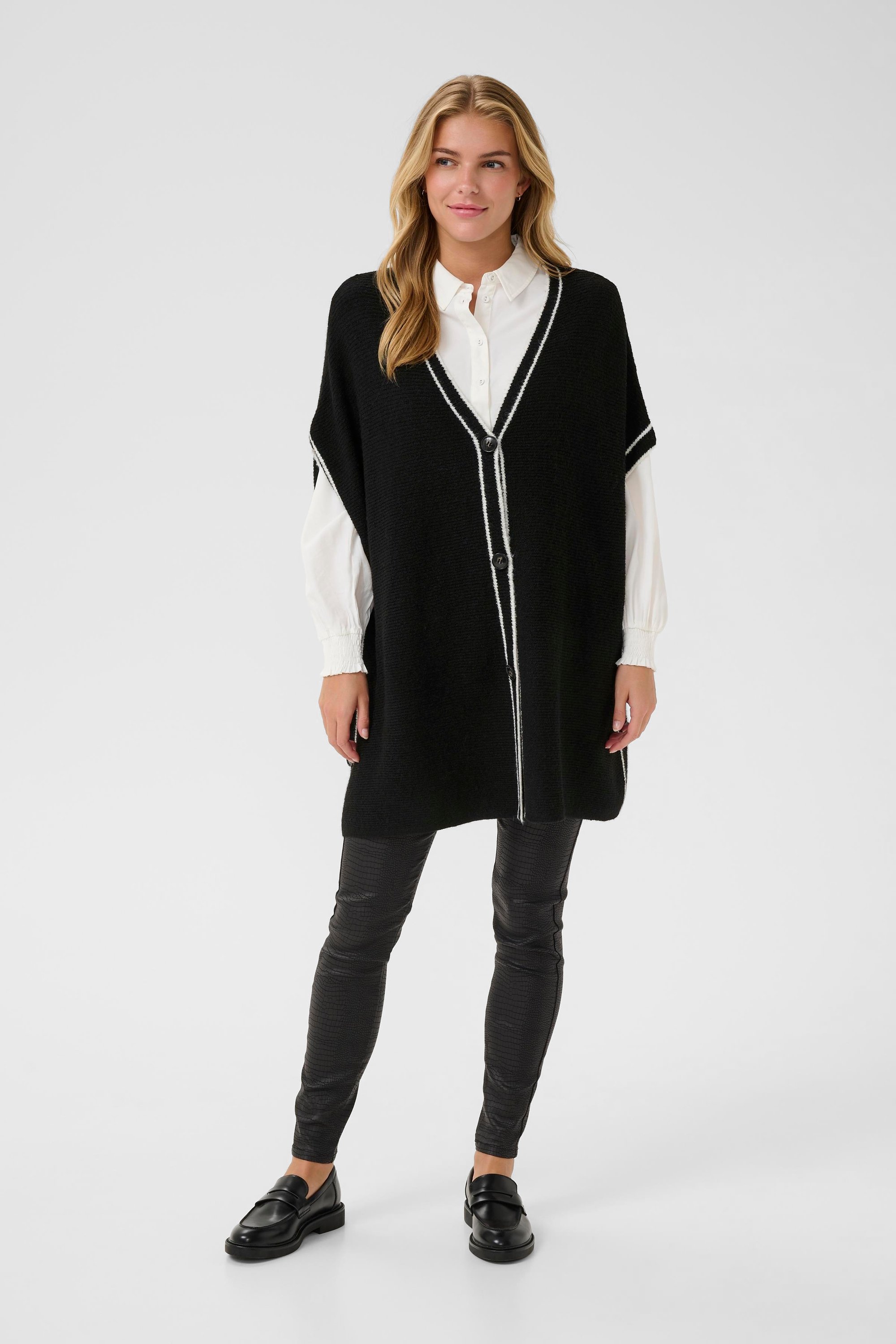 Thumbnail - Poncho CRRams Poncho Oversize fit black