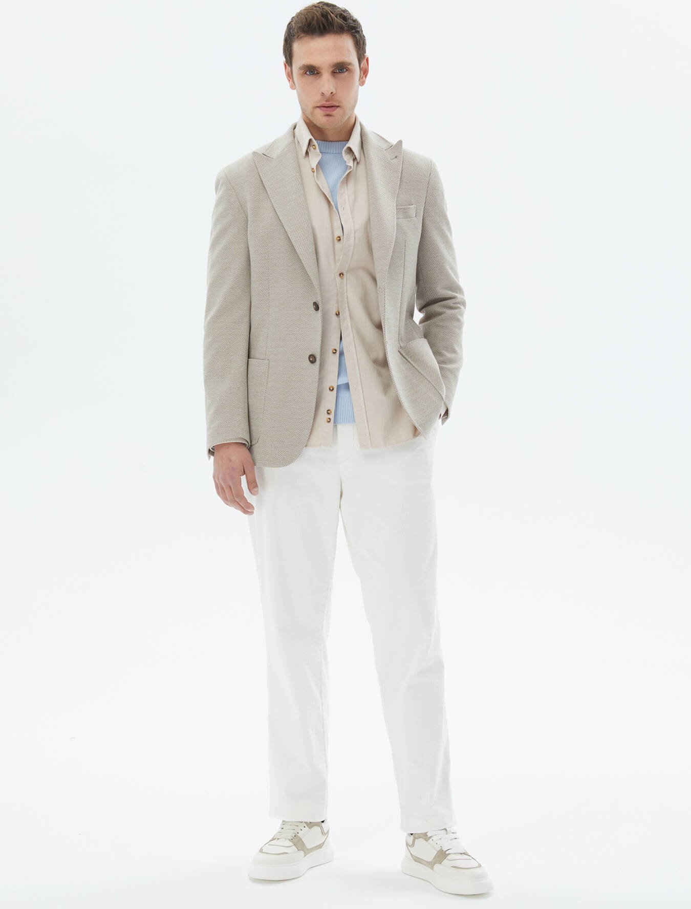 Gemusterte, modern geschnittene Strickjacke aus Baumwollmischung