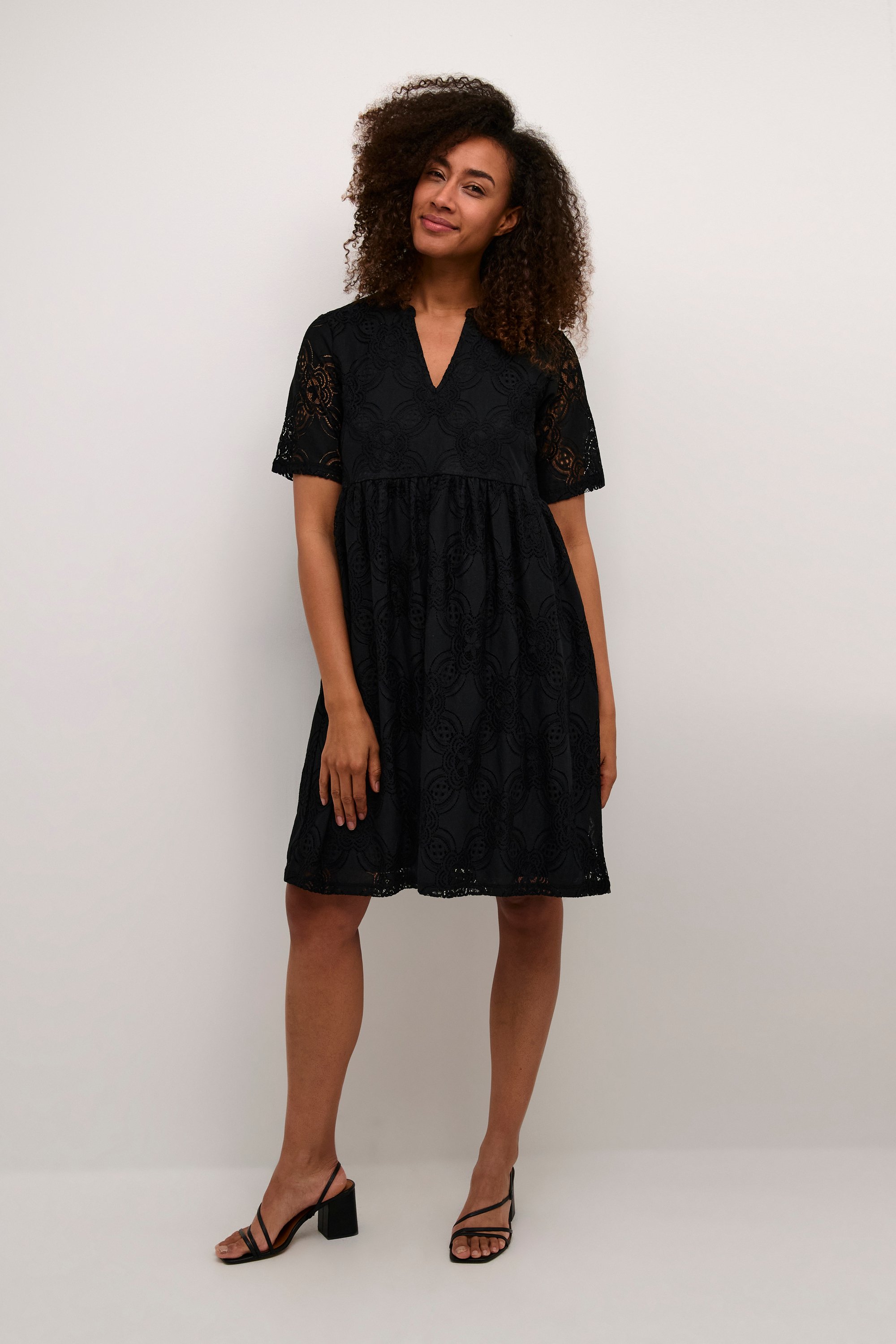 Kleid Feminine Silhouette black