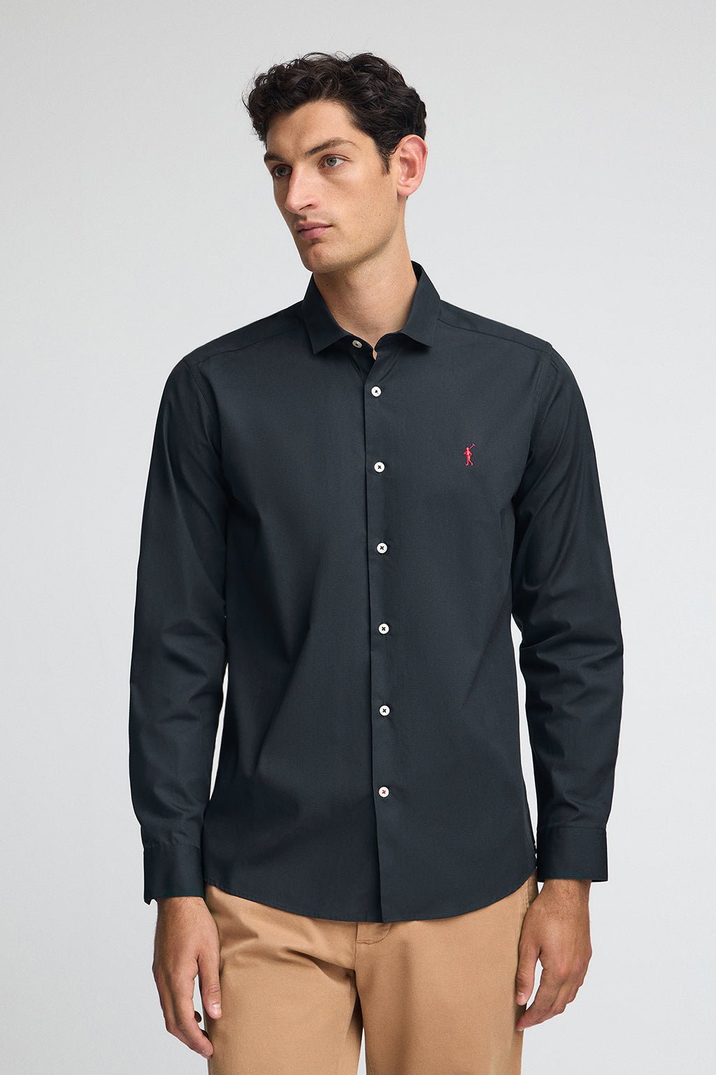 Thumbnail - Hemd marineblau aus Popeline im Slim Fit mit Rigby Go-Logo