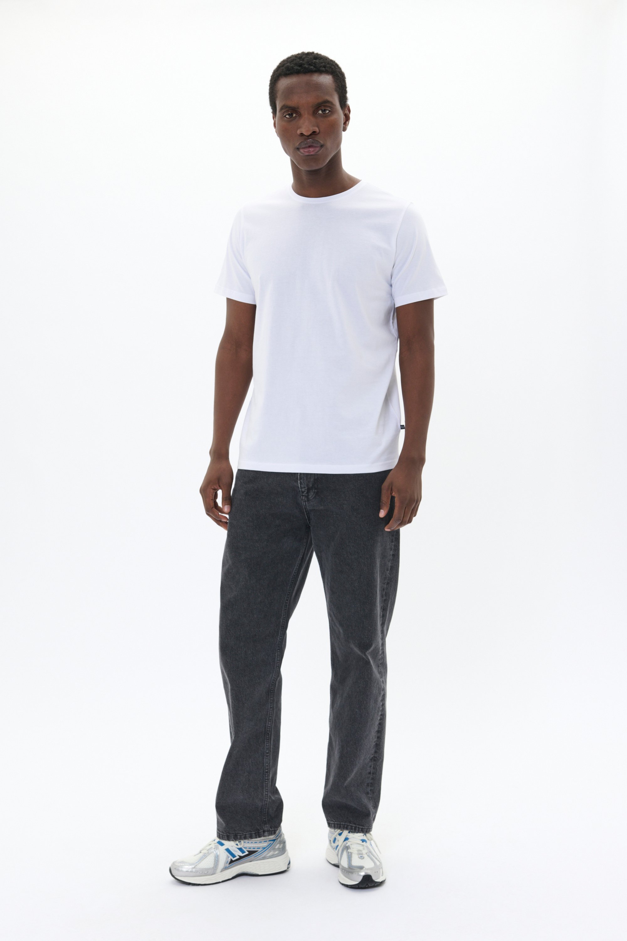 Thumbnail - T-shirt Gerade Passform grey white